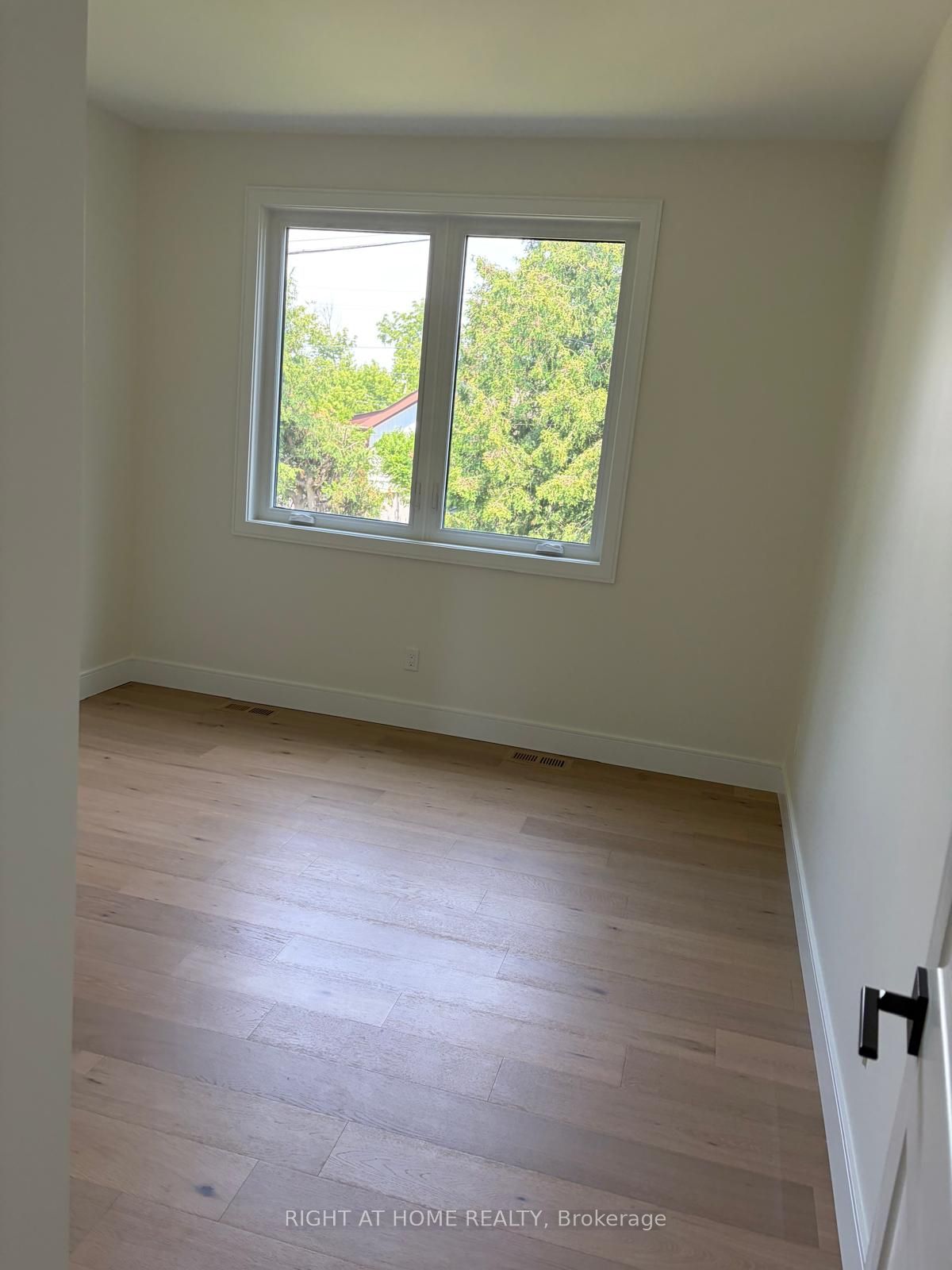 376 Mitchell Avenue Property Photo 13