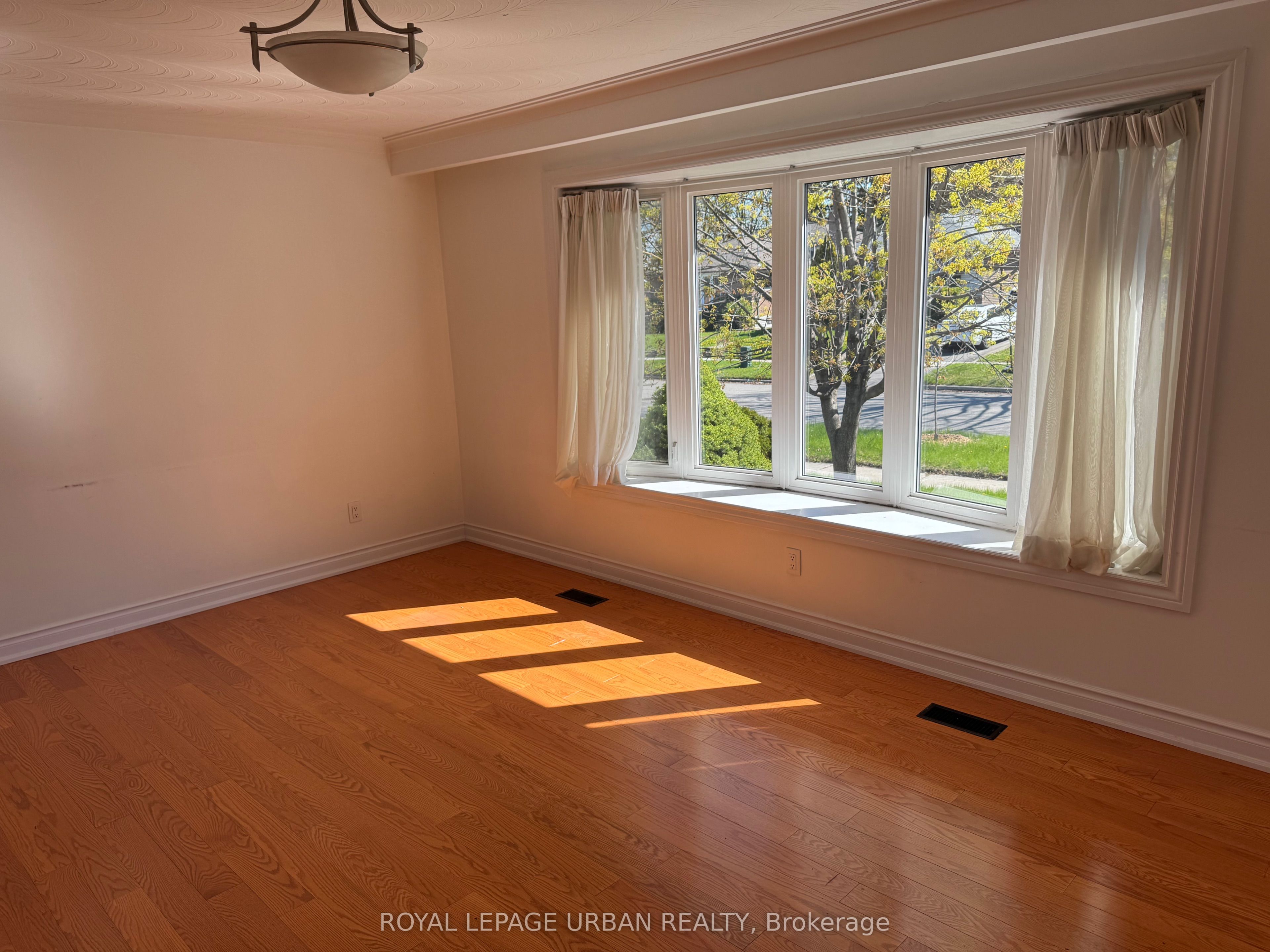 126 Marilake Drive Property Photo 3
