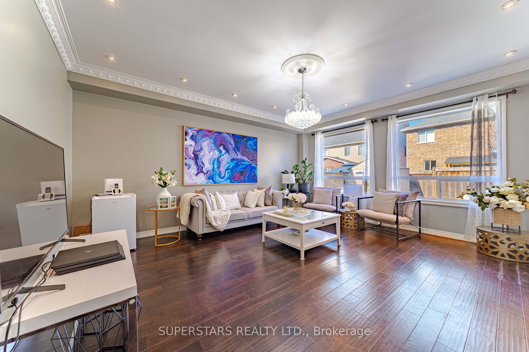 2410 Bridle Road Property Photo 4