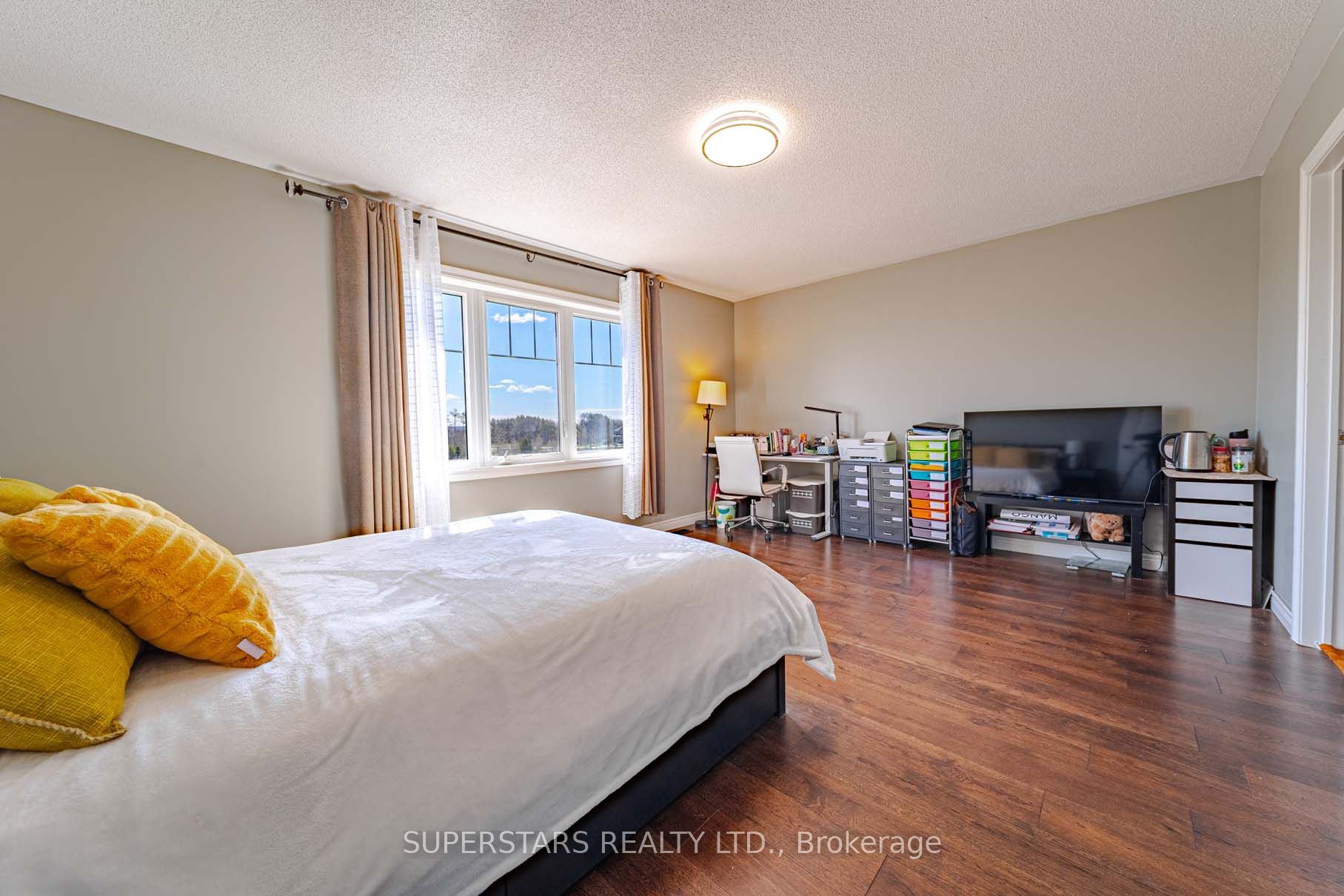 2410 Bridle Road Property Photo 25