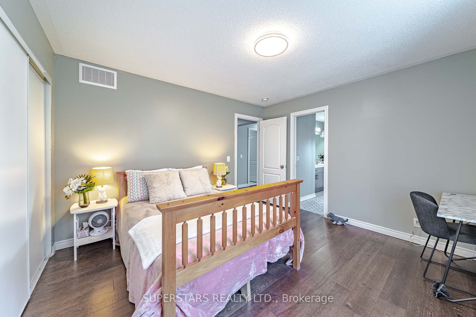 2410 Bridle Road Property Photo 33