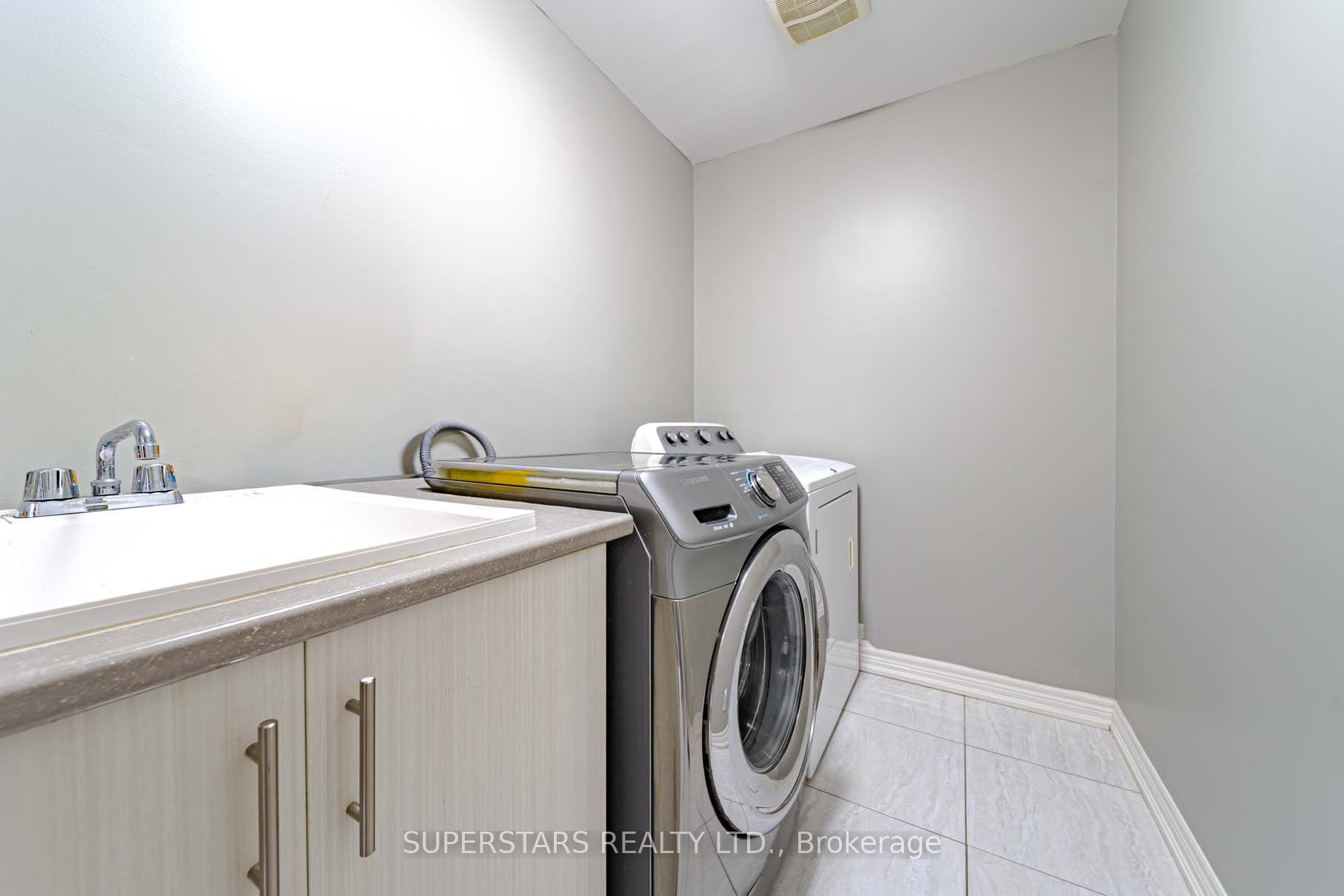 2410 Bridle Road Property Photo 35