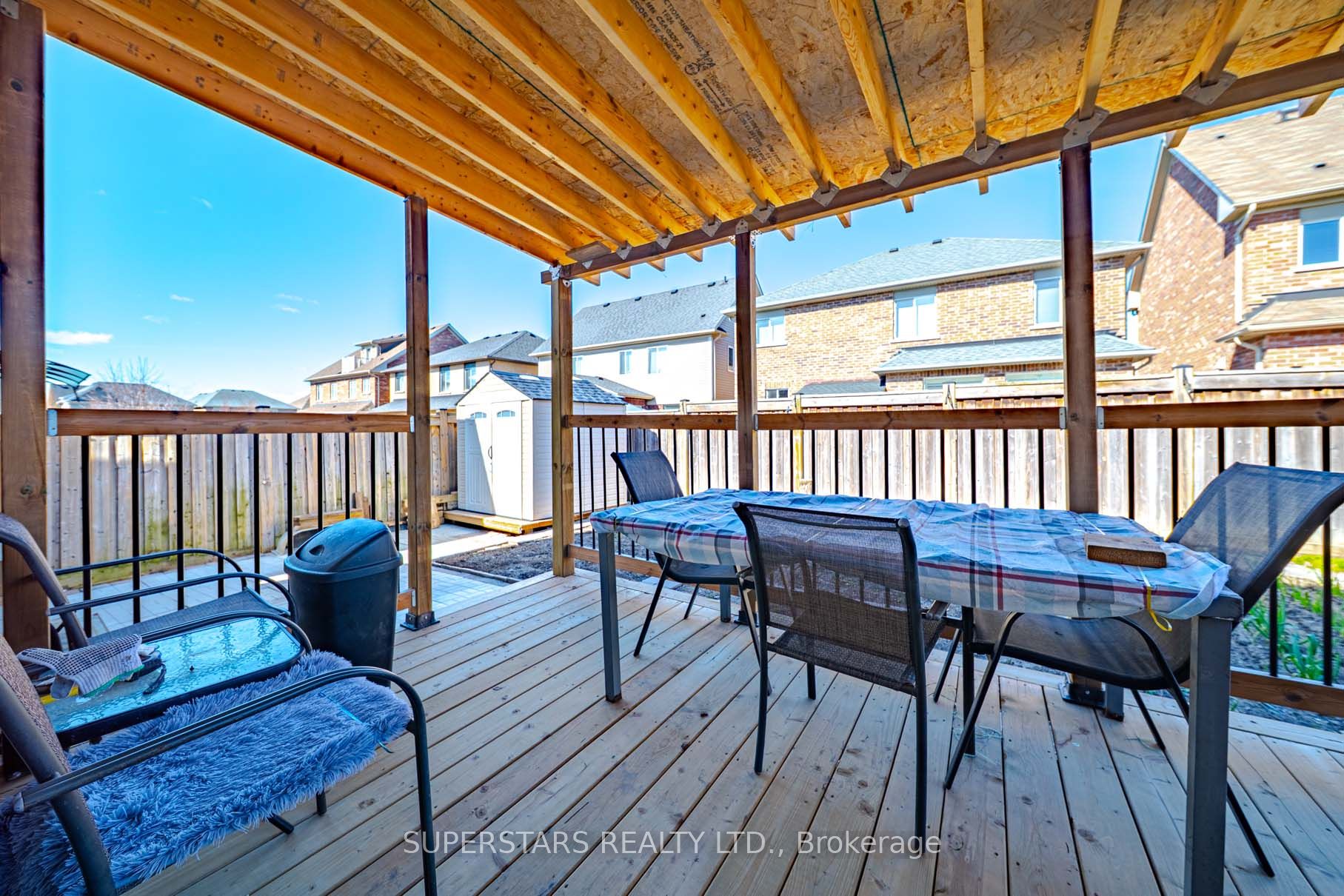 2410 Bridle Road Property Photo 45