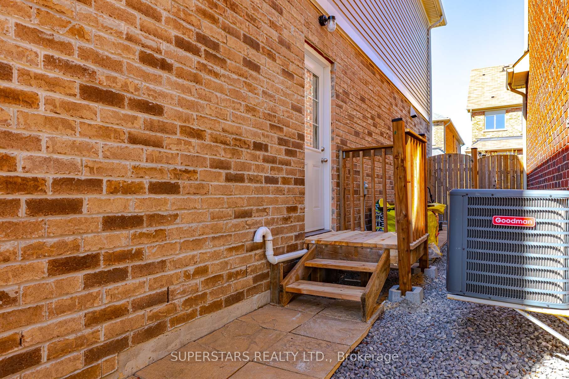 2410 Bridle Road Property Photo 48