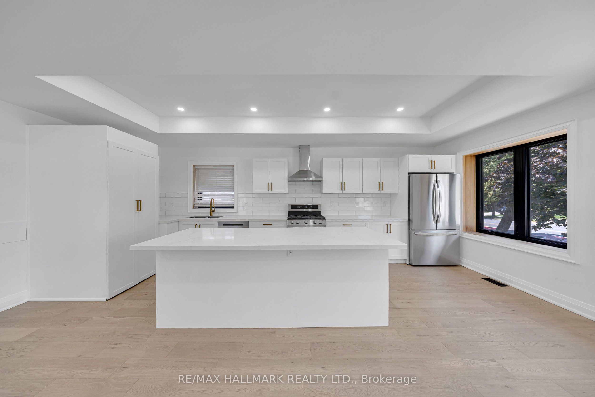 978 Midland Avenue Property Photo 15