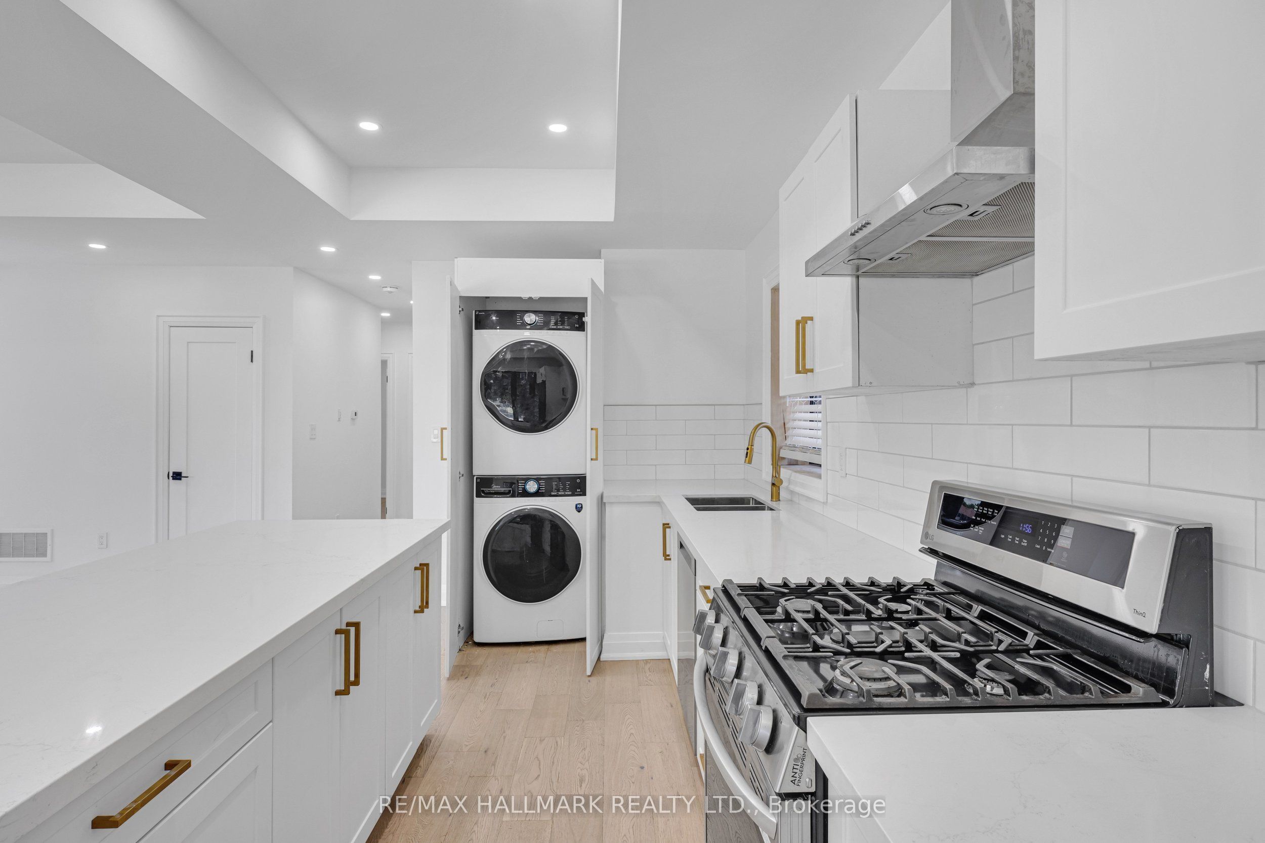 978 Midland Avenue Property Photo 17