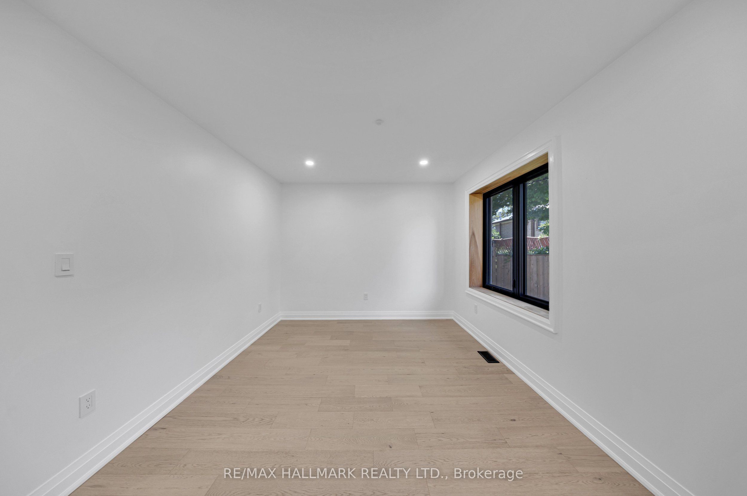 978 Midland Avenue Property Photo 23
