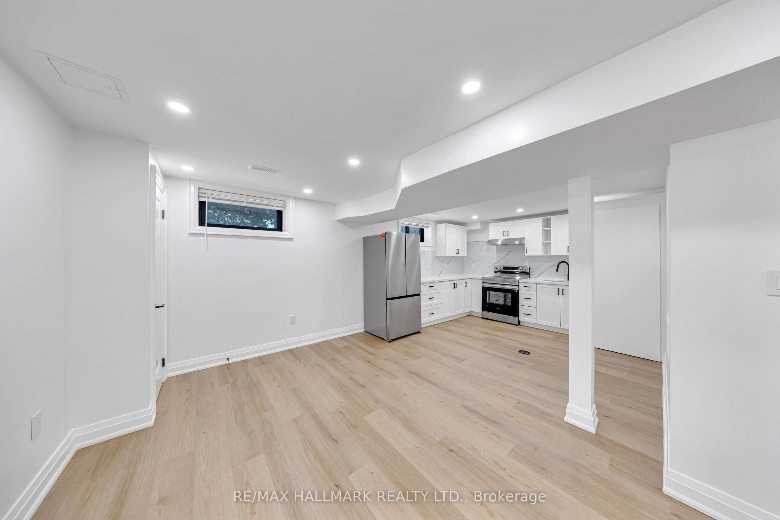 978 Midland Avenue Property Photo 29
