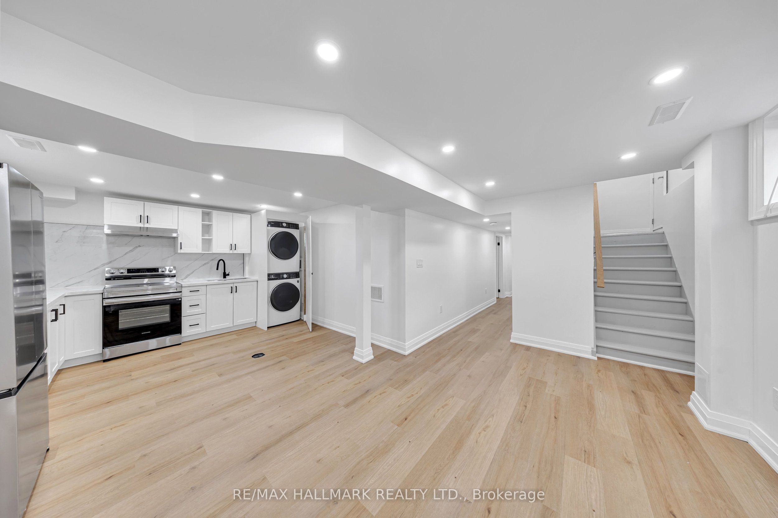 978 Midland Avenue Property Photo 33