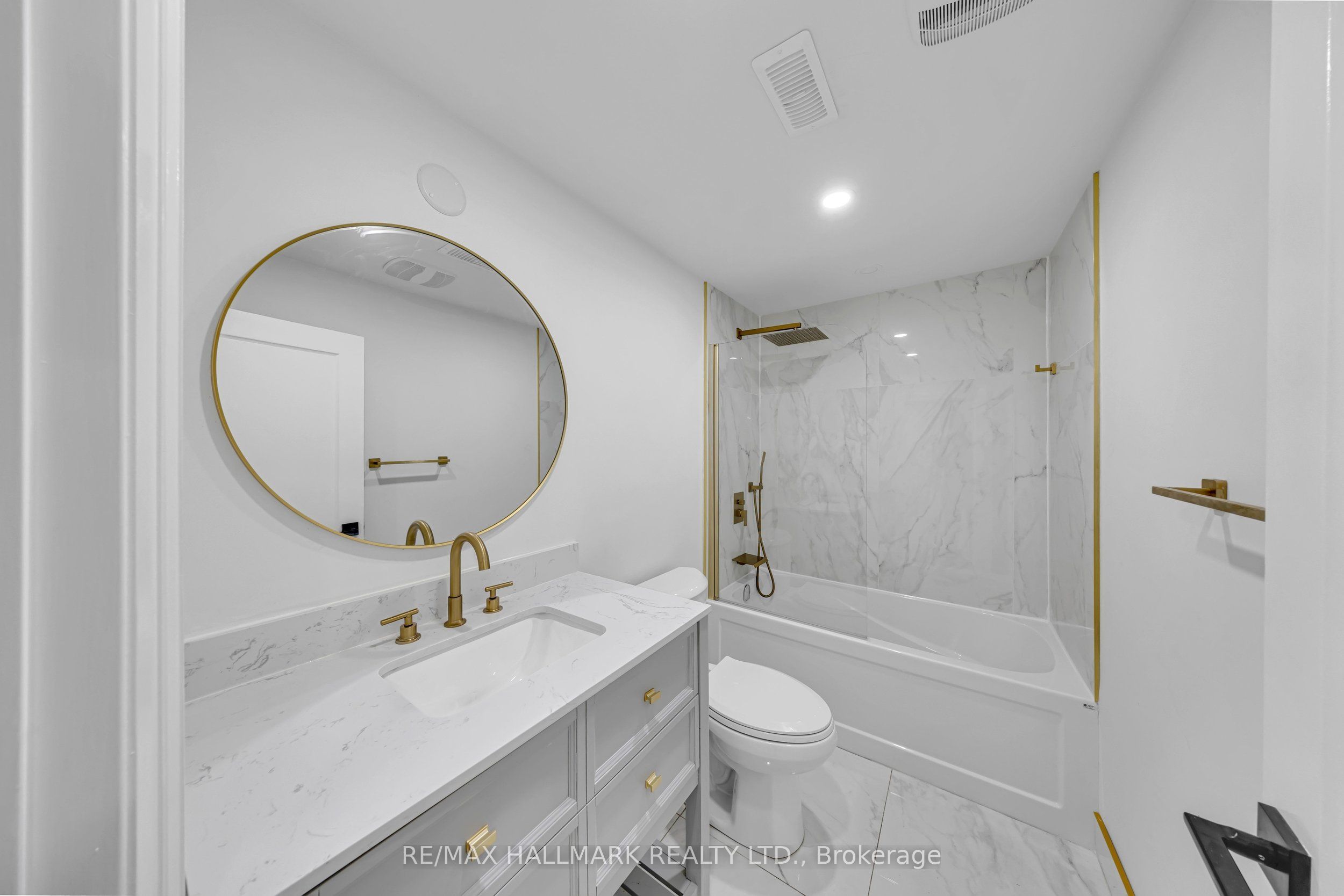 978 Midland Avenue Property Photo 40