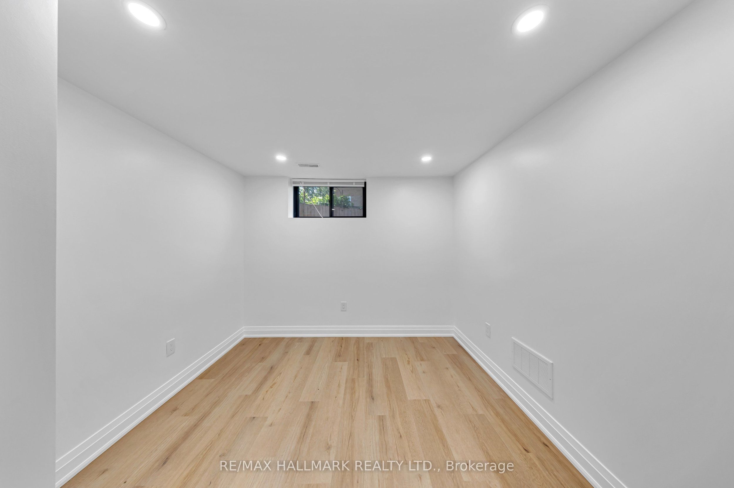 978 Midland Avenue Property Photo 42