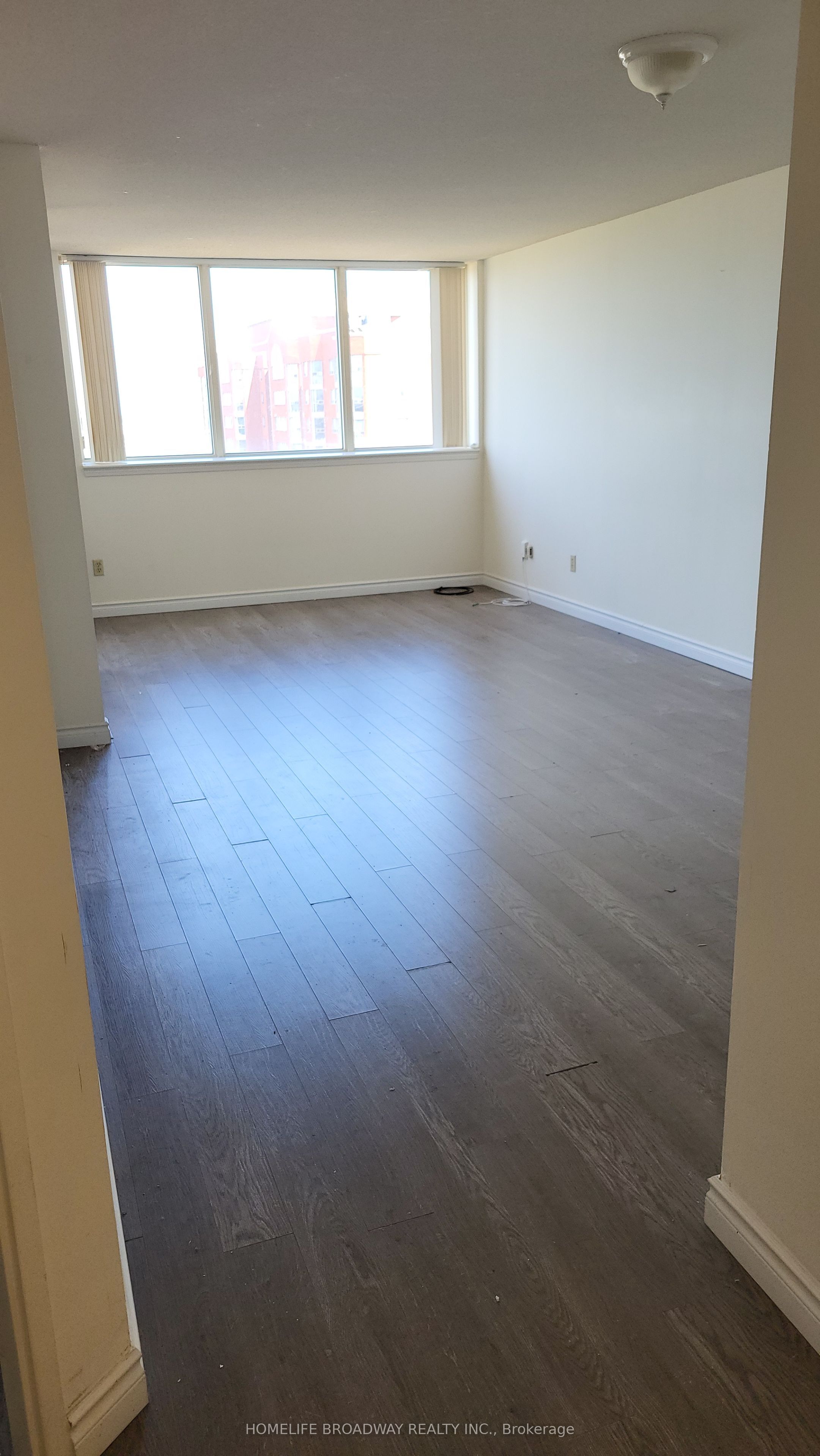 2460 Eglinton Avenue E 1708 Property Photo 6