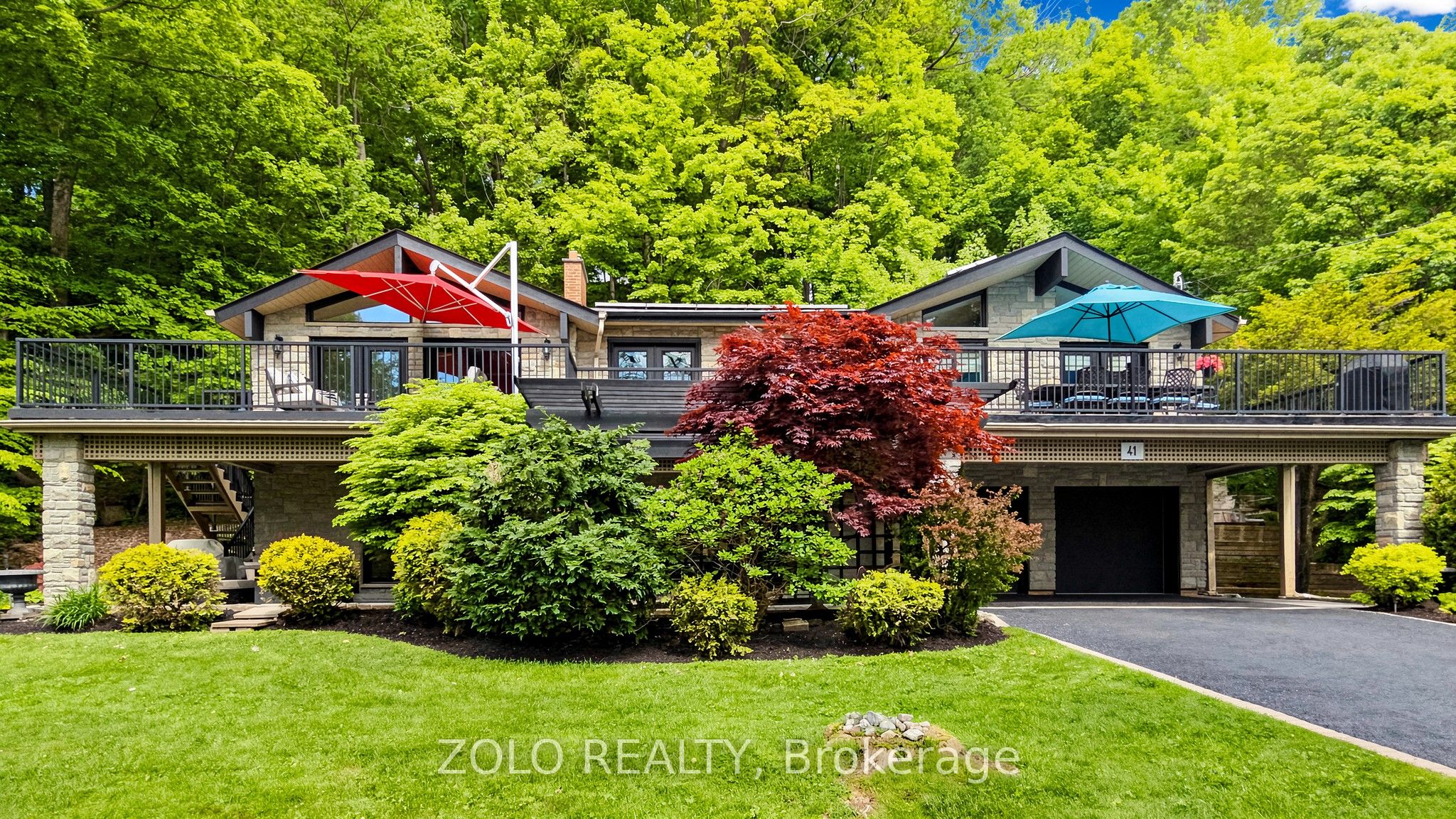 41 Meadowcliffe Drive Property Photo 2
