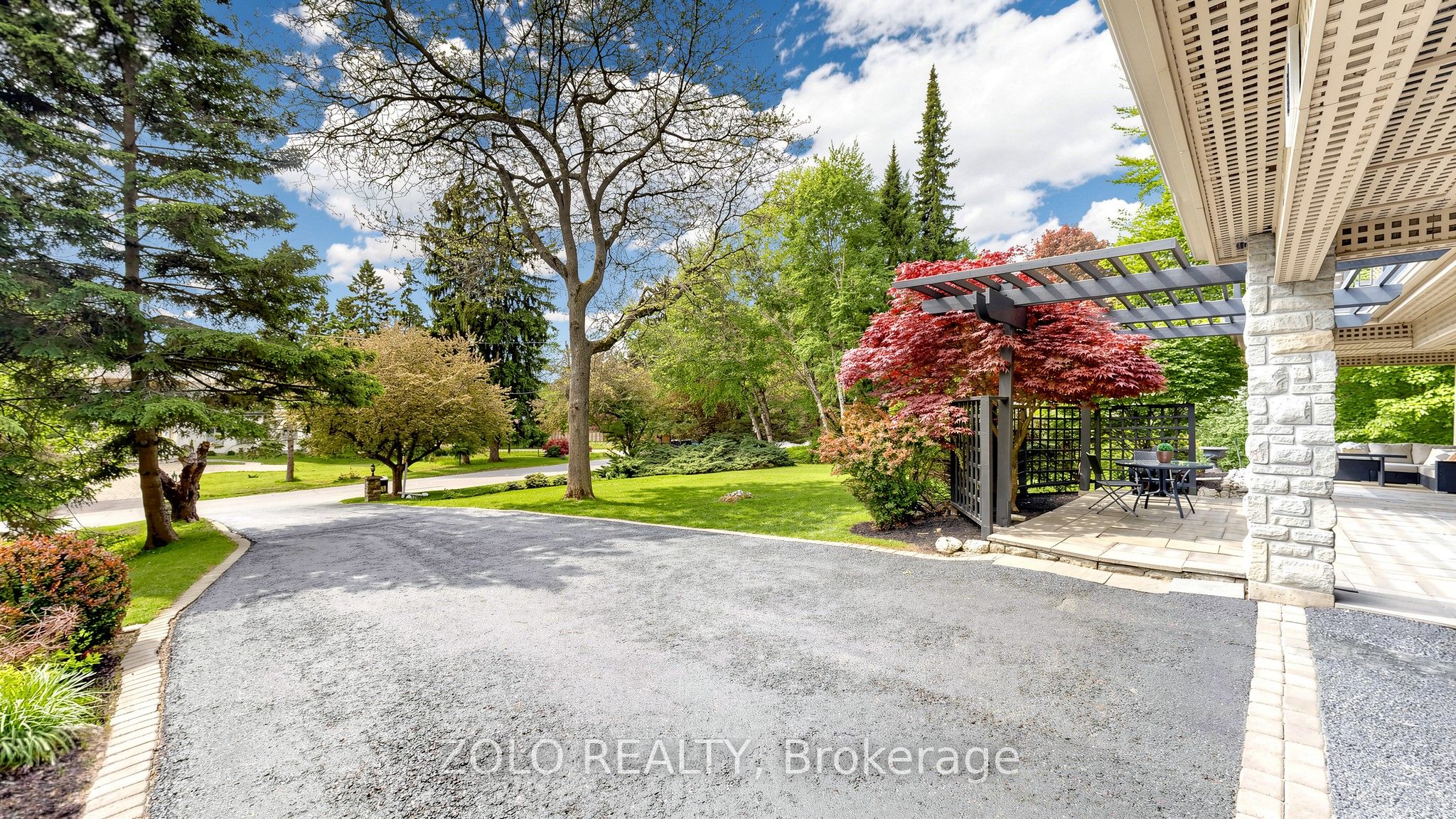 41 Meadowcliffe Drive Property Photo 5