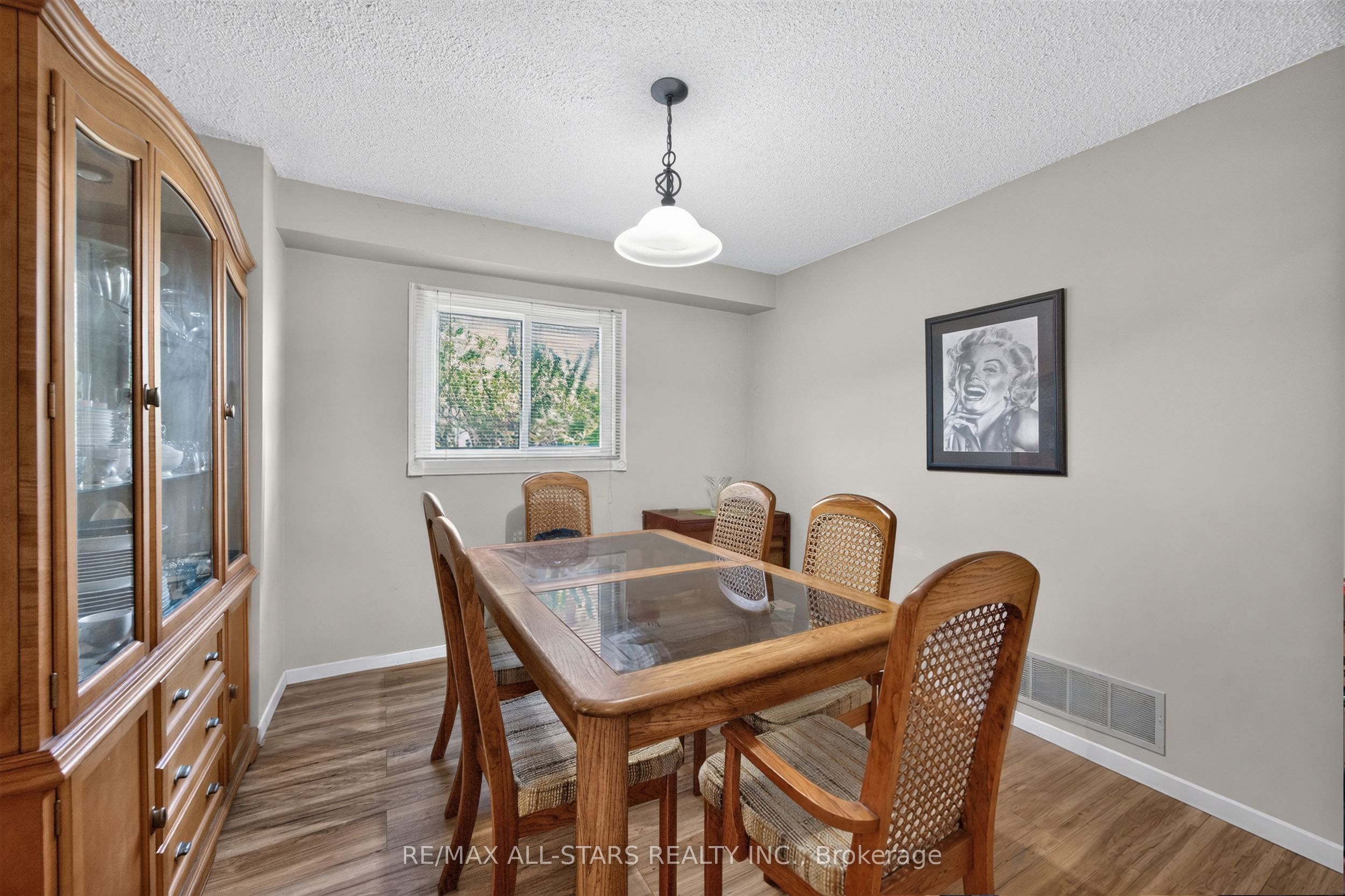68 Patterson Crescent Property Photo 6