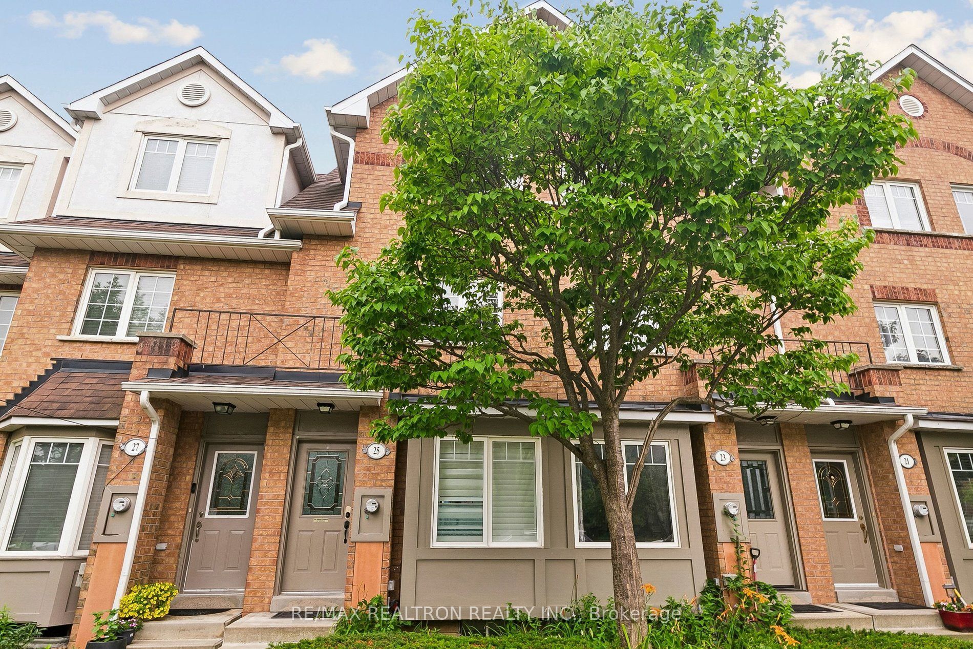 25 Hedge End Road Property Photo 3