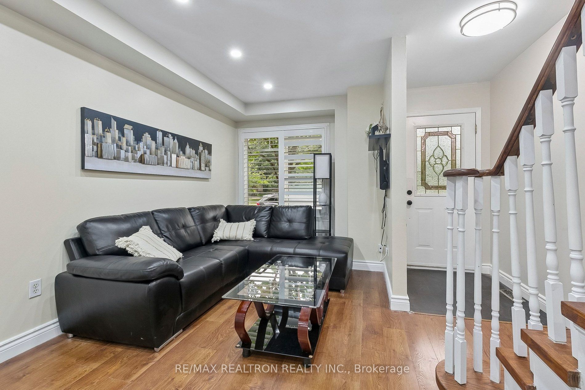 25 Hedge End Road Property Photo 4