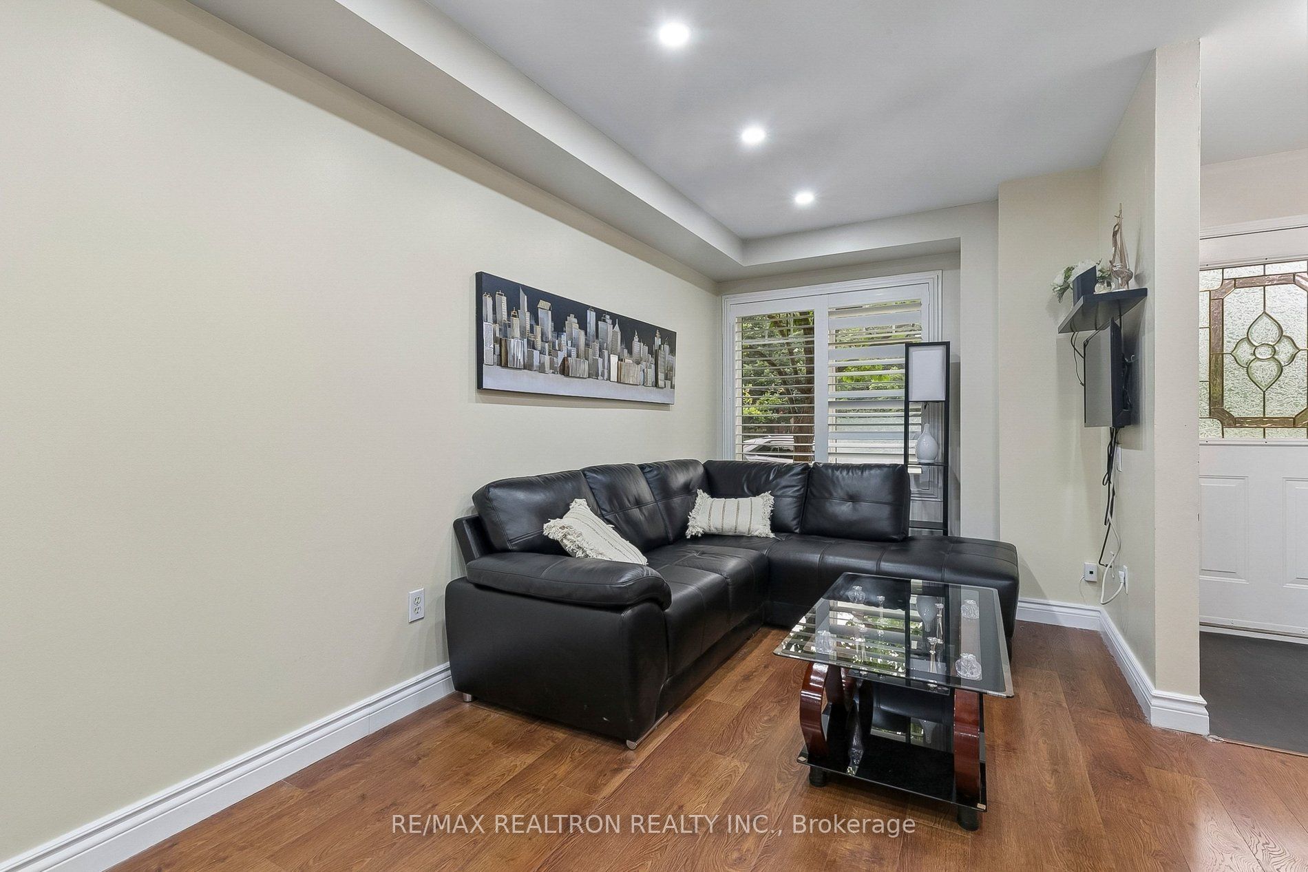 25 Hedge End Road Property Photo 5