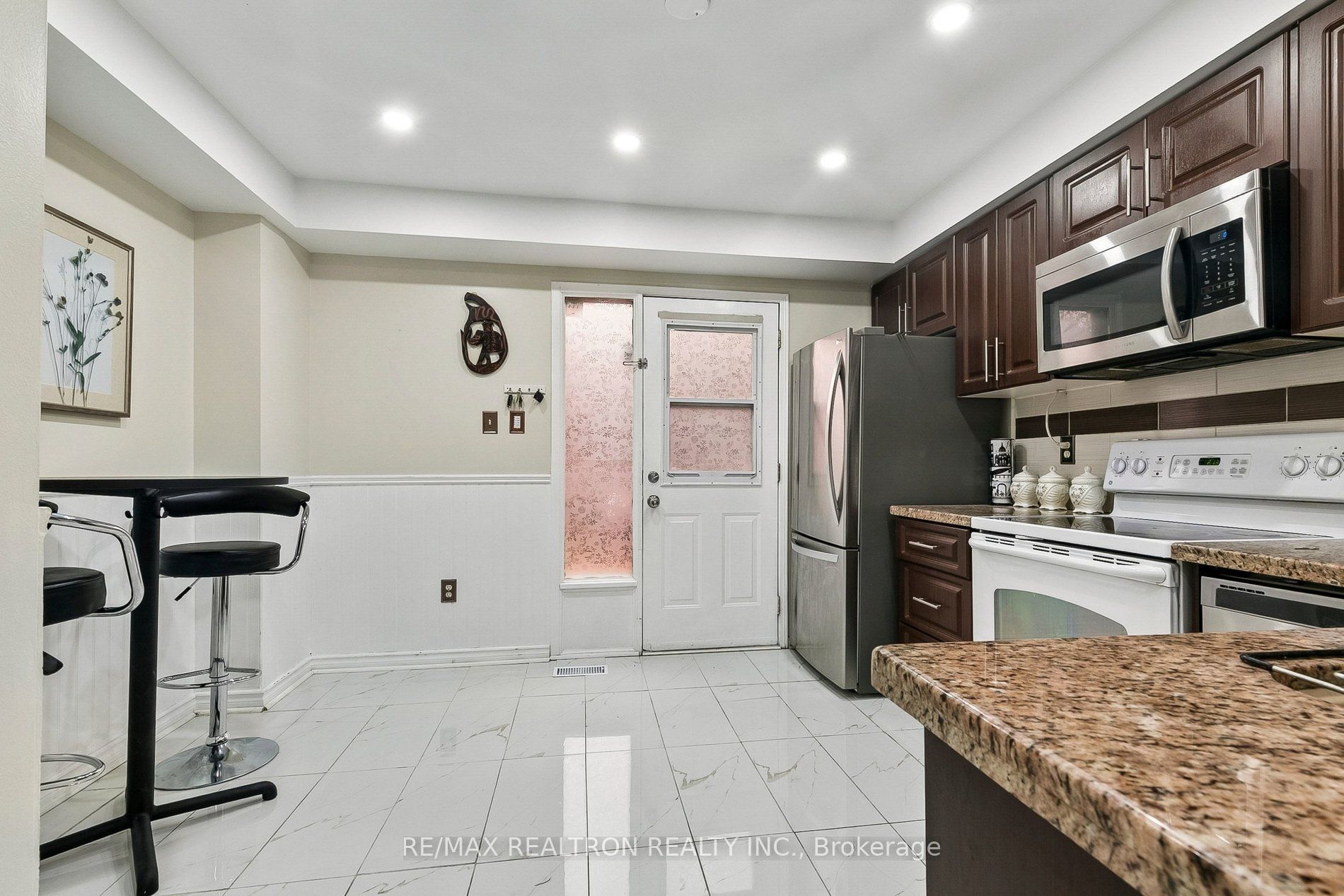 25 Hedge End Road Property Photo 12