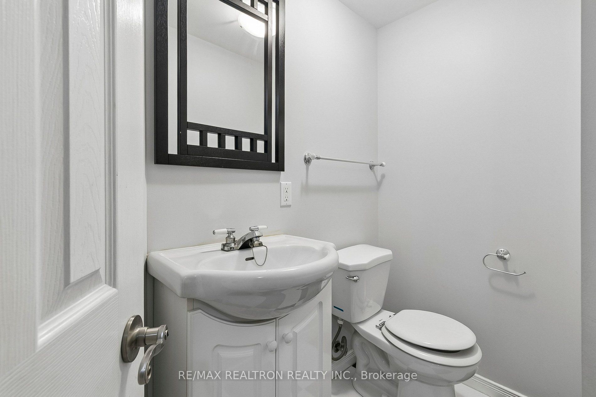 25 Hedge End Road Property Photo 25