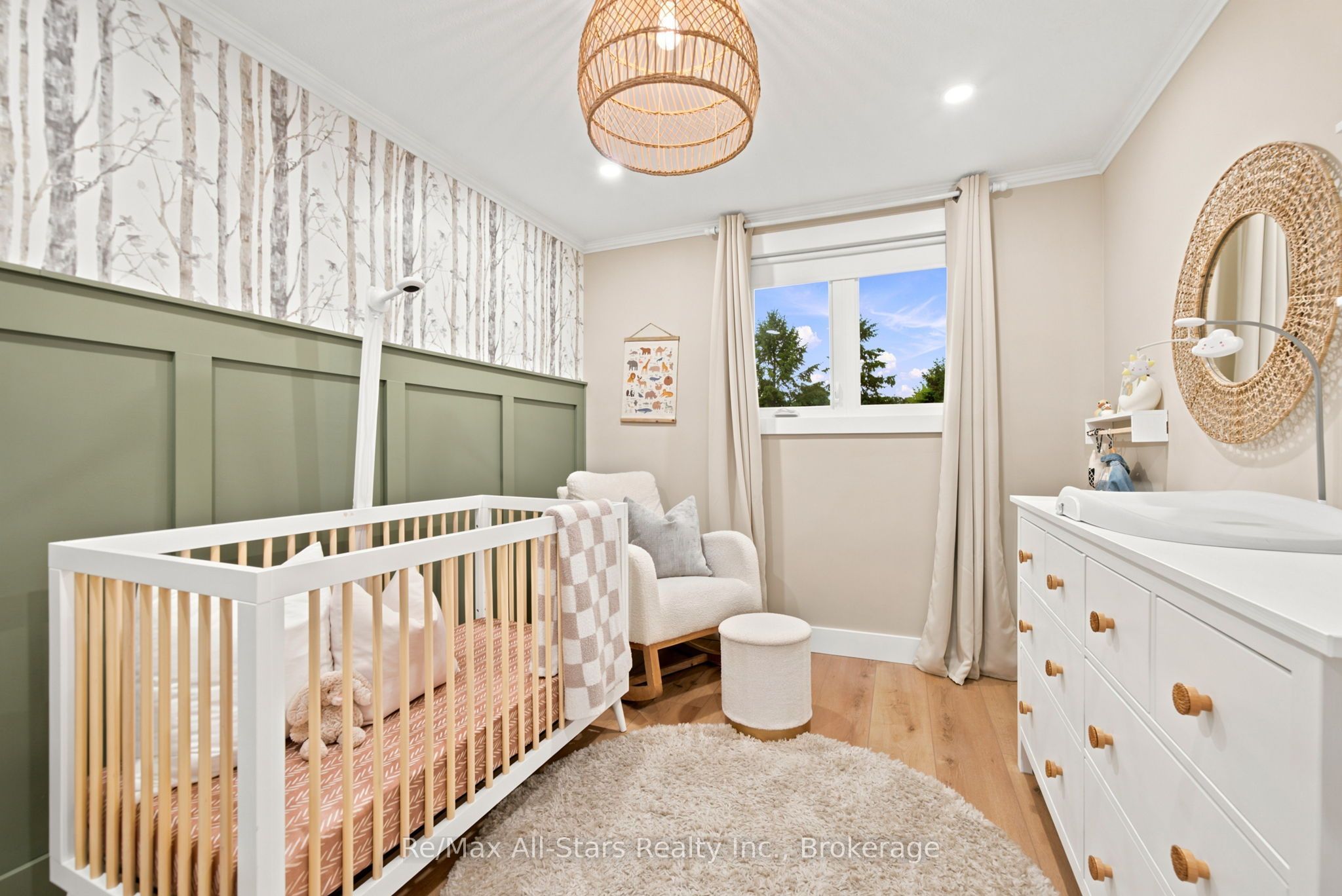 29 Applewood Crescent Property Photo 17