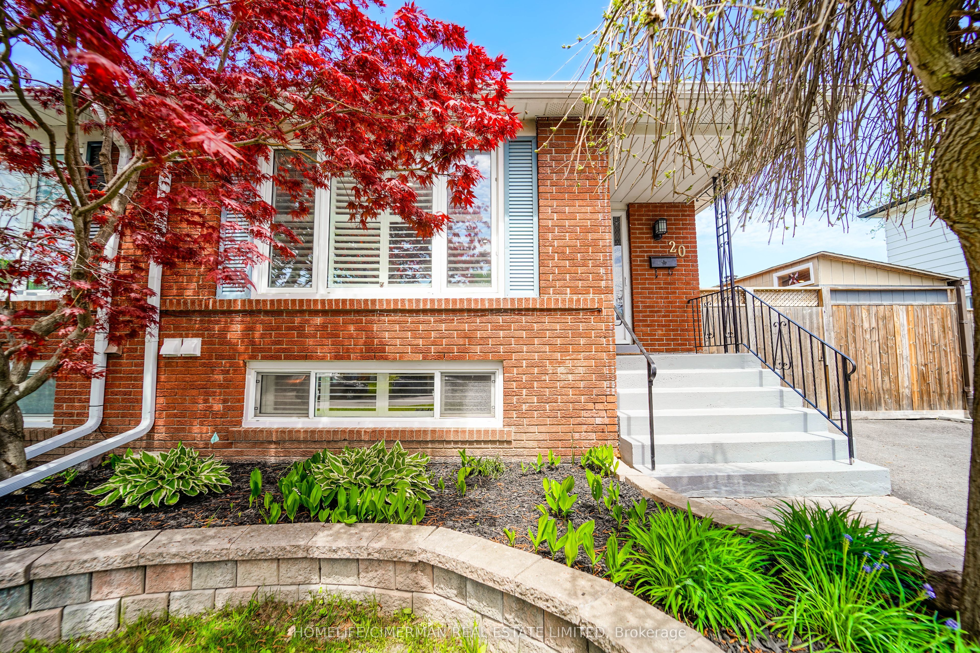 20 Lawrence Crescent Property Photo 1