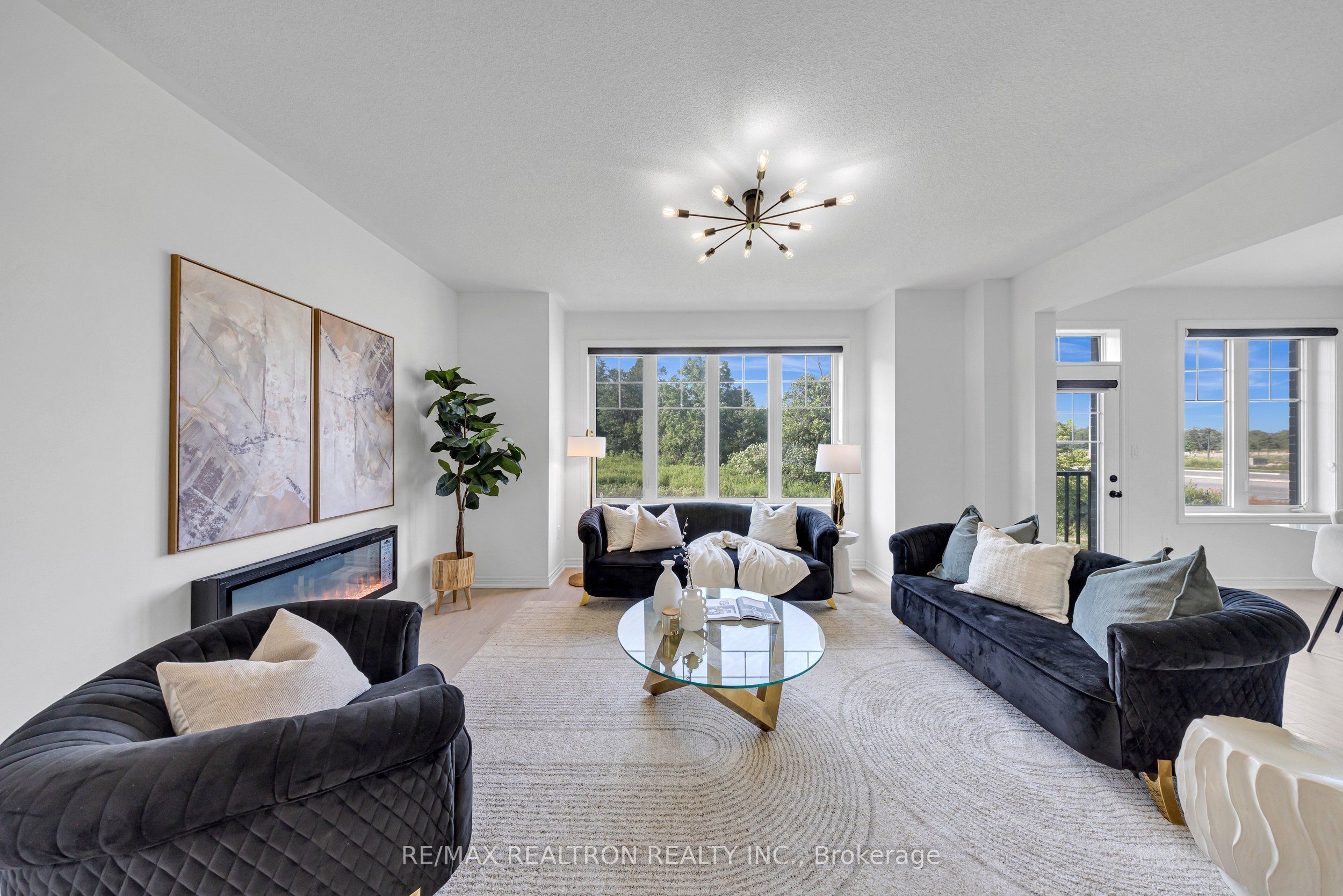 1280 Talisman Manor Property Photo 4