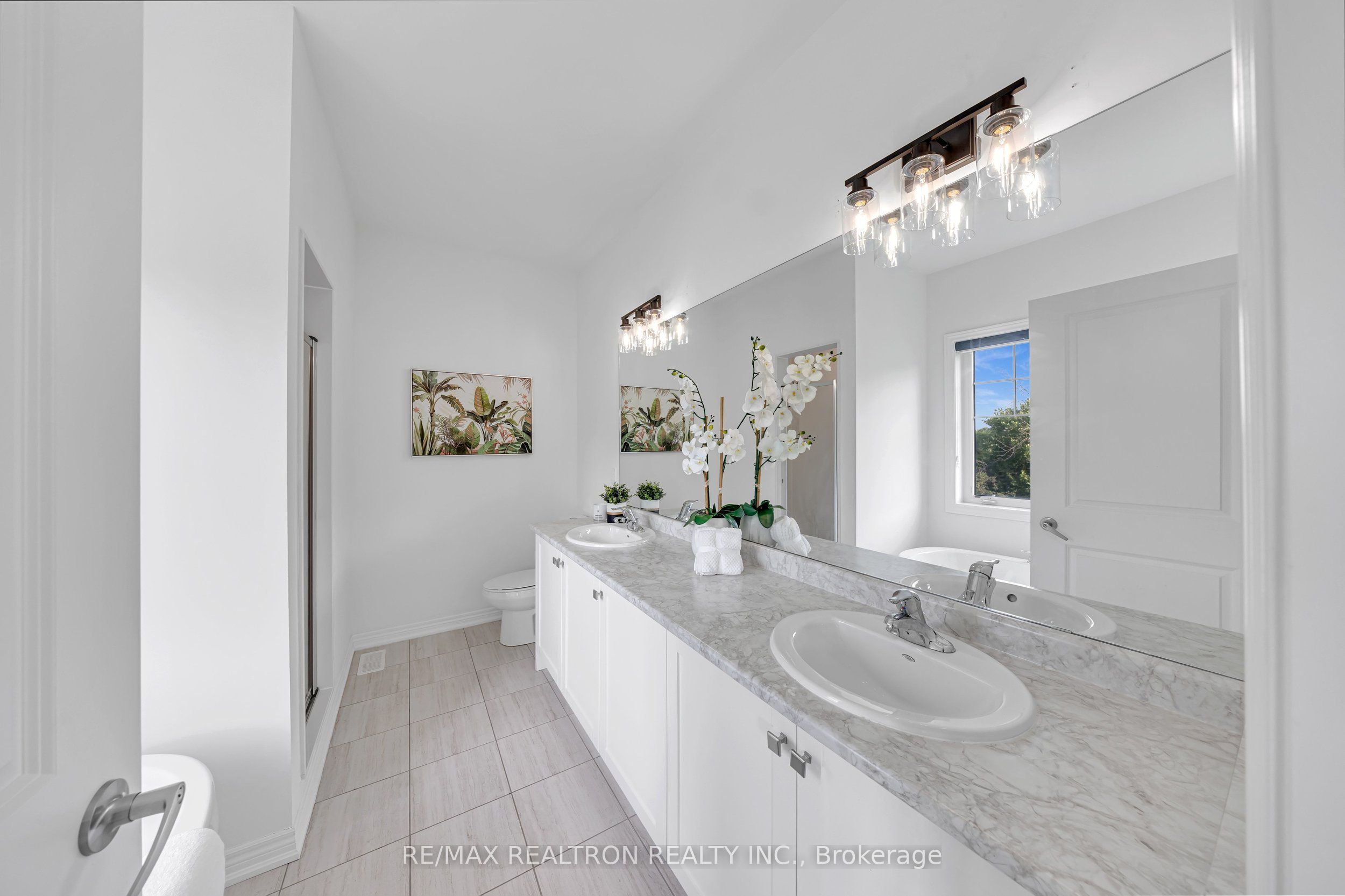 1280 Talisman Manor Property Photo 35
