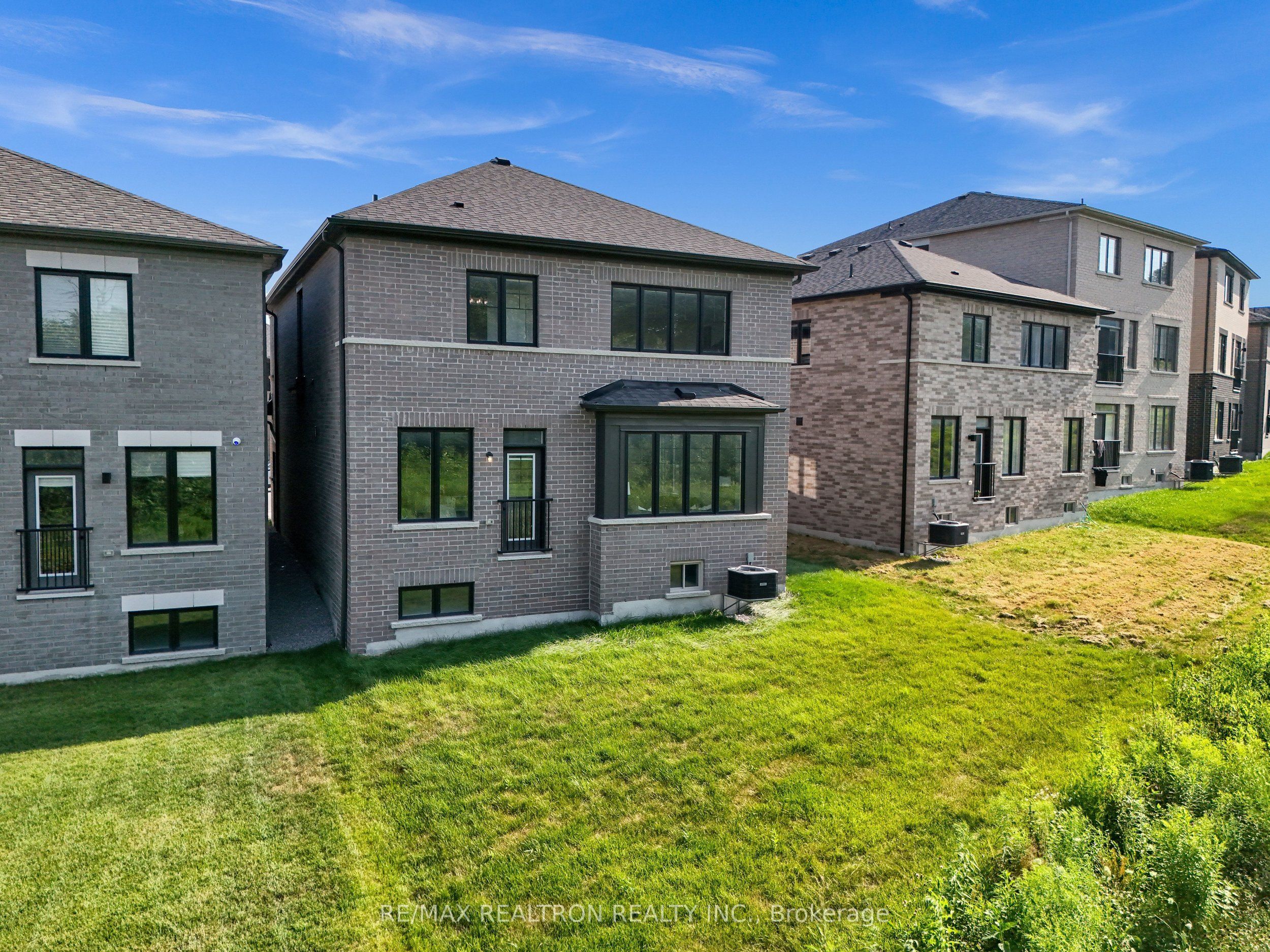 1280 Talisman Manor Property Photo 44