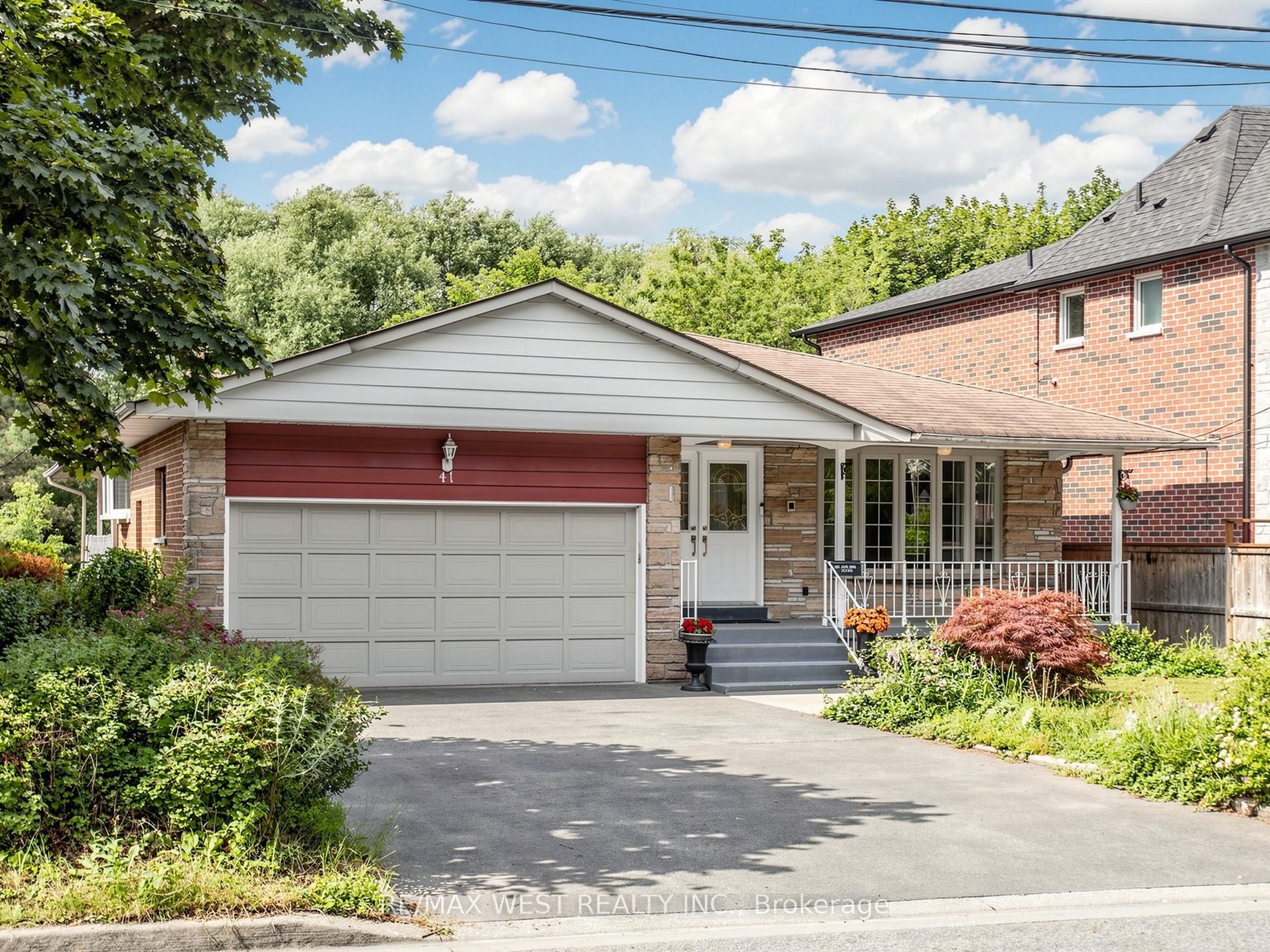 41 Burnview Crescent Property Photo 1