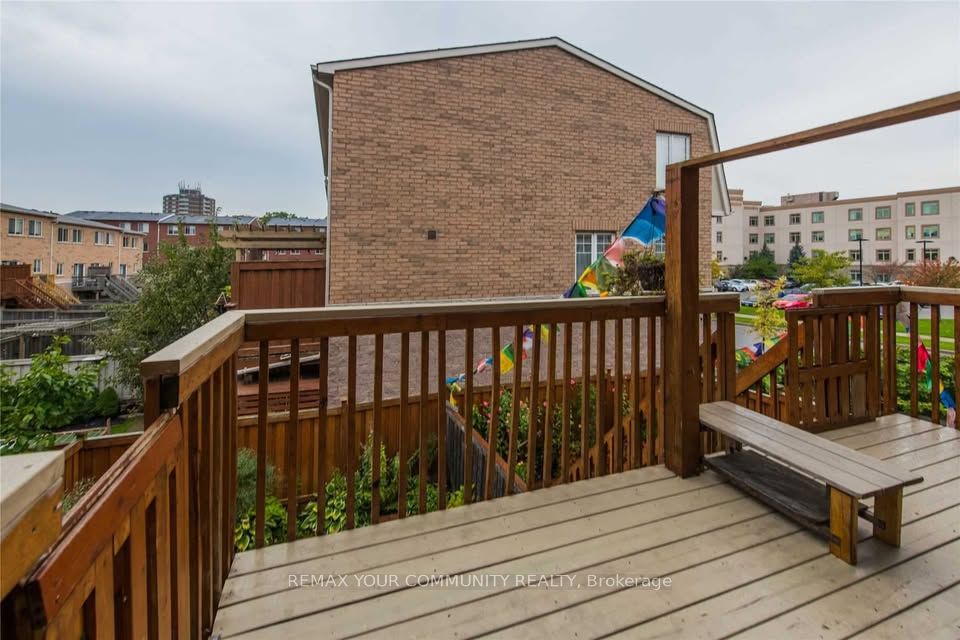 98 John Bell Crescent Property Photo 2