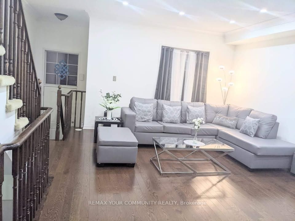 98 John Bell Crescent Property Photo 4
