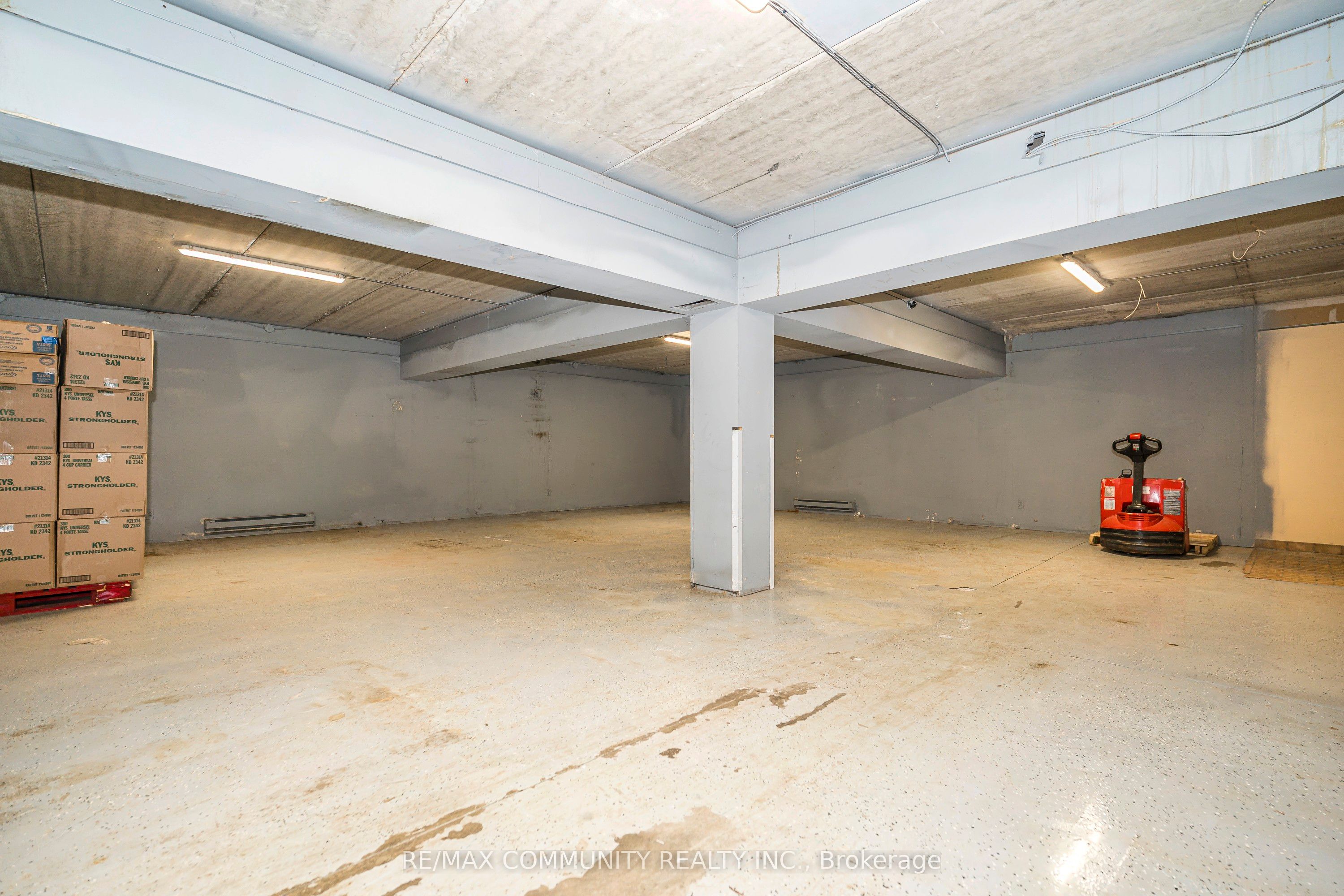 60 Athol Street E Property Photo 10