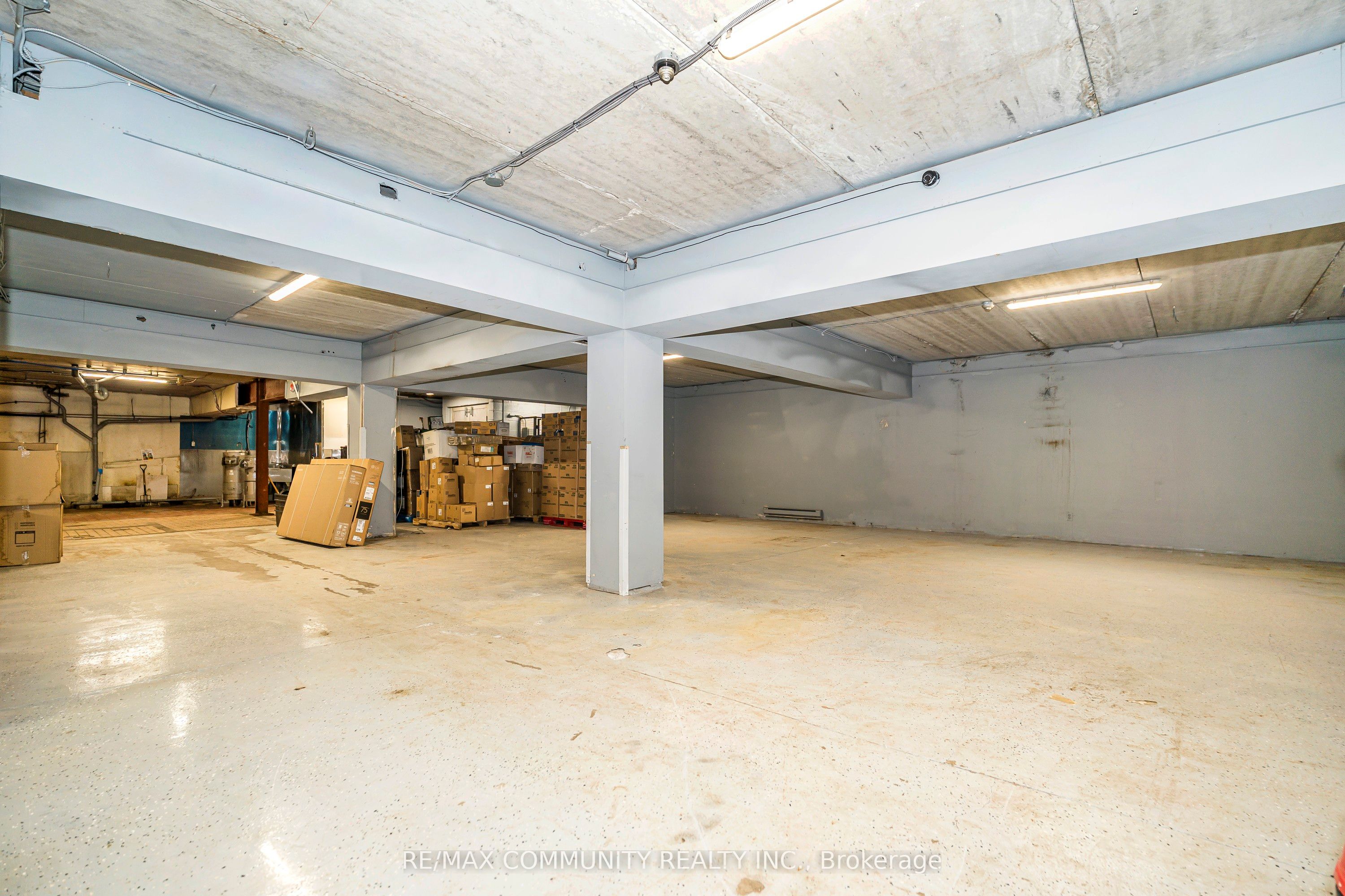 60 Athol Street E Property Photo 16