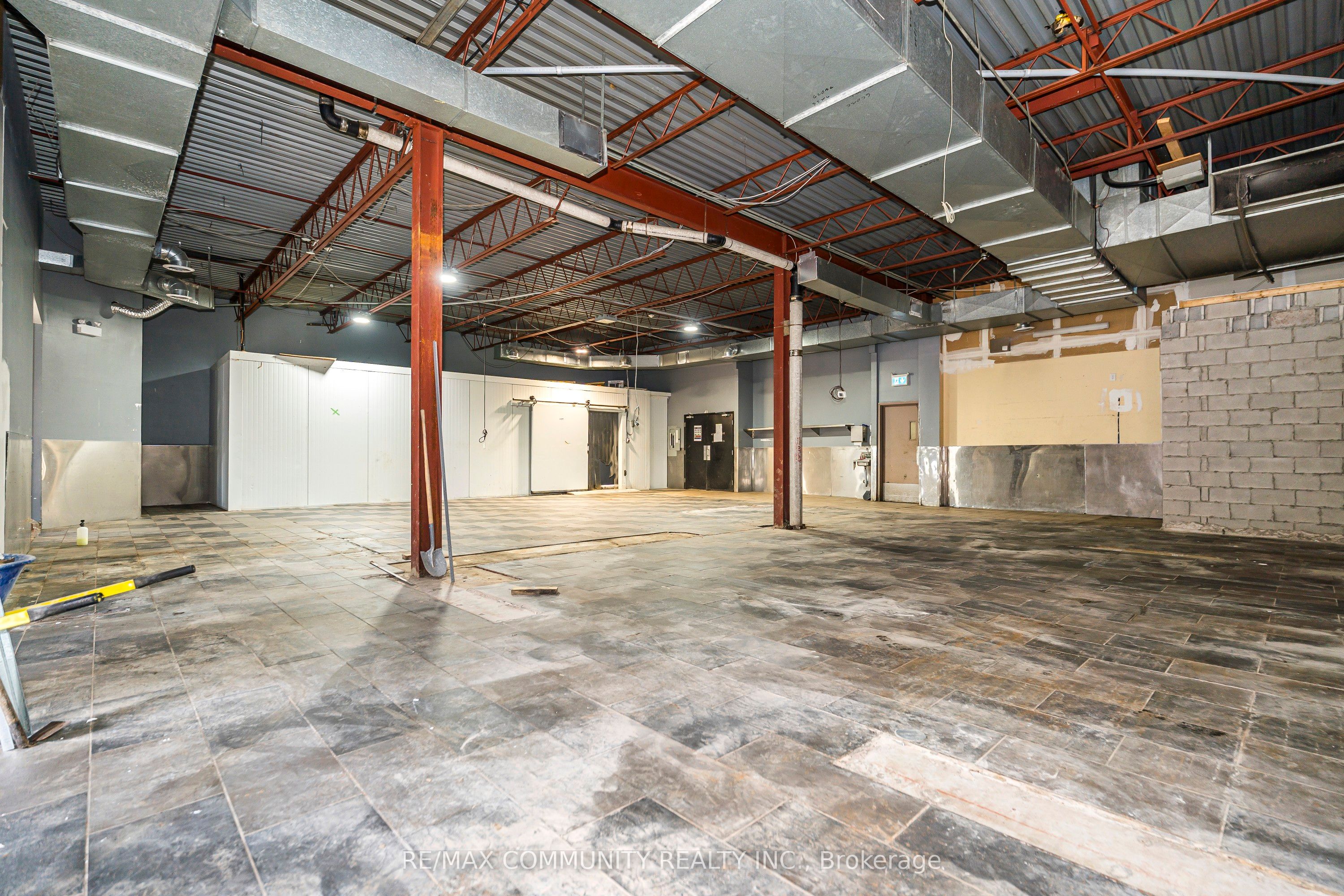 60 Athol Street E Property Photo 24