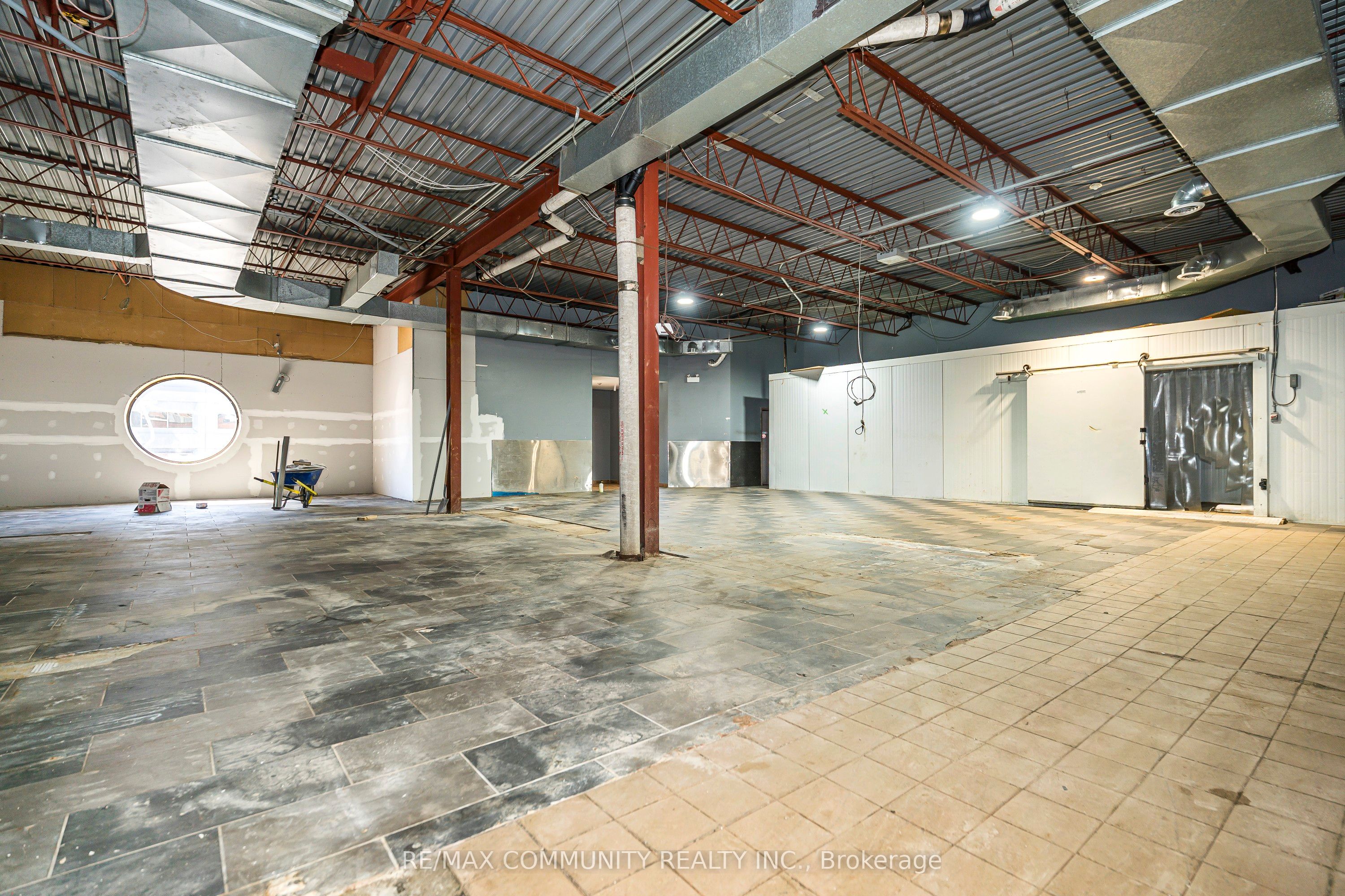 60 Athol Street E Property Photo 25