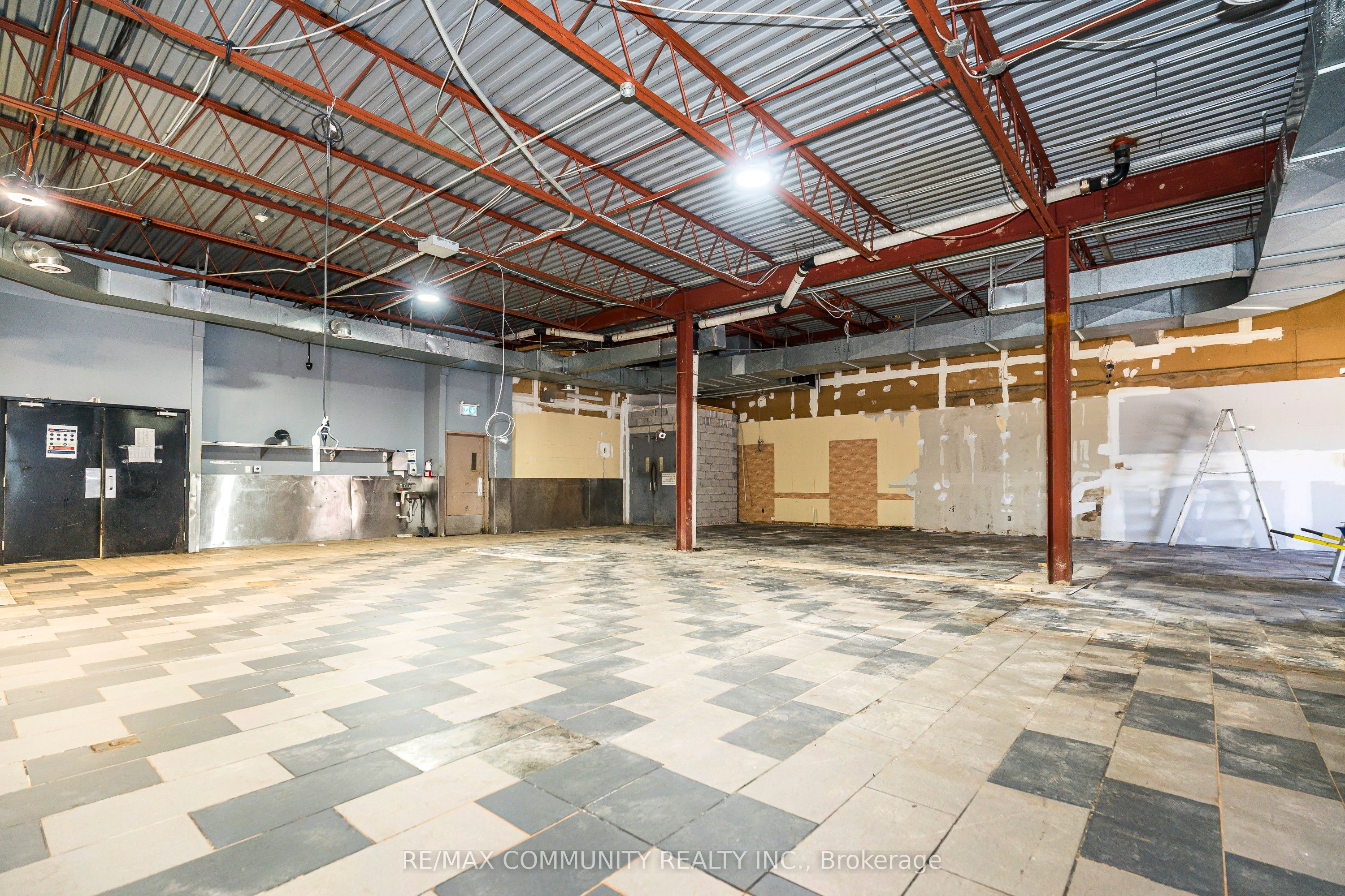 60 Athol Street E Property Photo 28