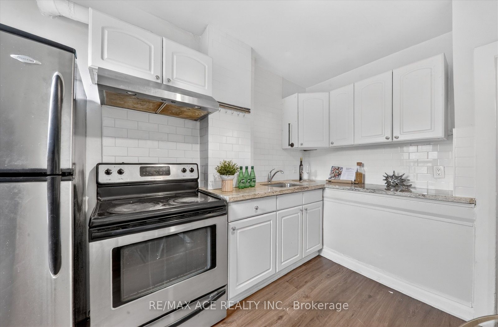E13574684 Property Photo 12