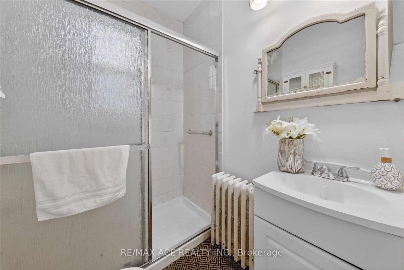 E13574684 Property Photo 16