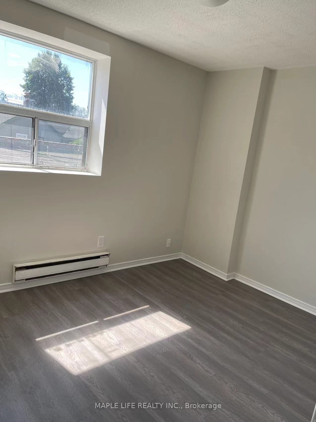 623 Gerrard Street E Unit 3 Property Photo 3