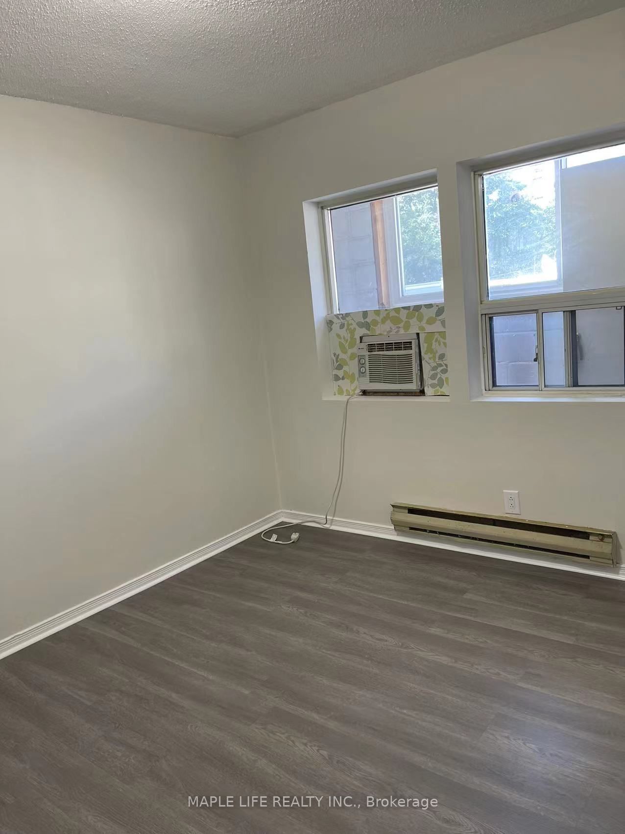 623 Gerrard Street E Unit 3 Property Photo 4
