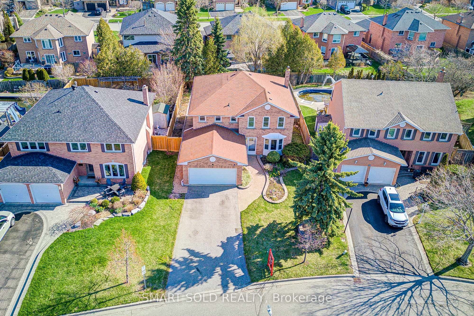 33 Love Crescent Property Photo 2