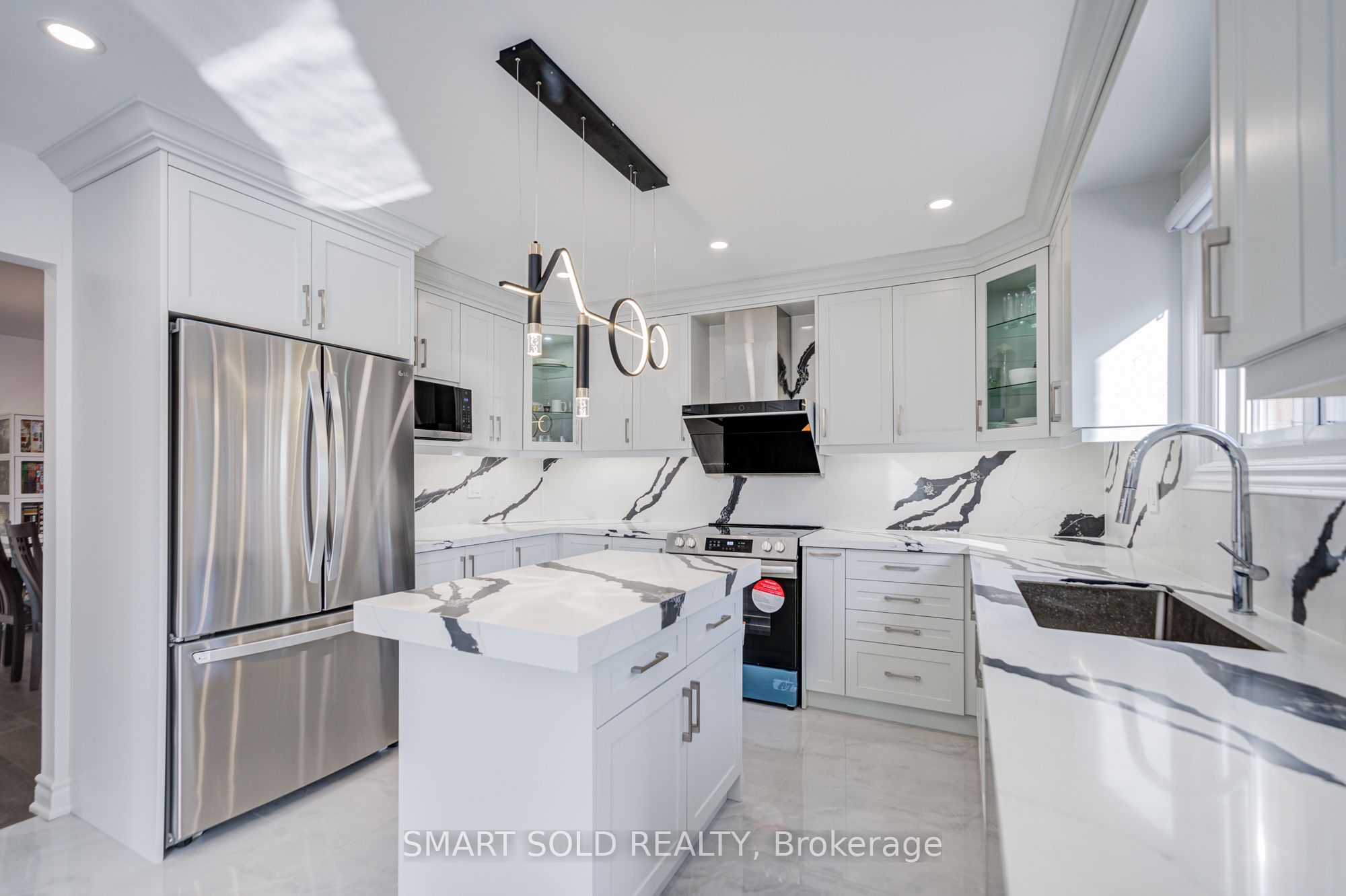 33 Love Crescent Property Photo 12