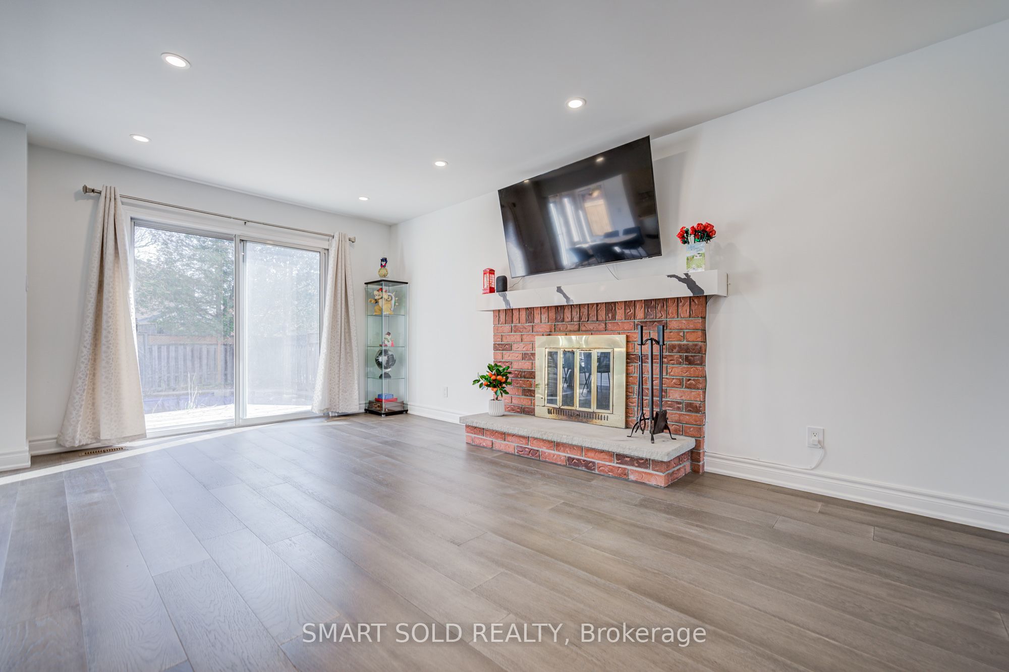 33 Love Crescent Property Photo 15