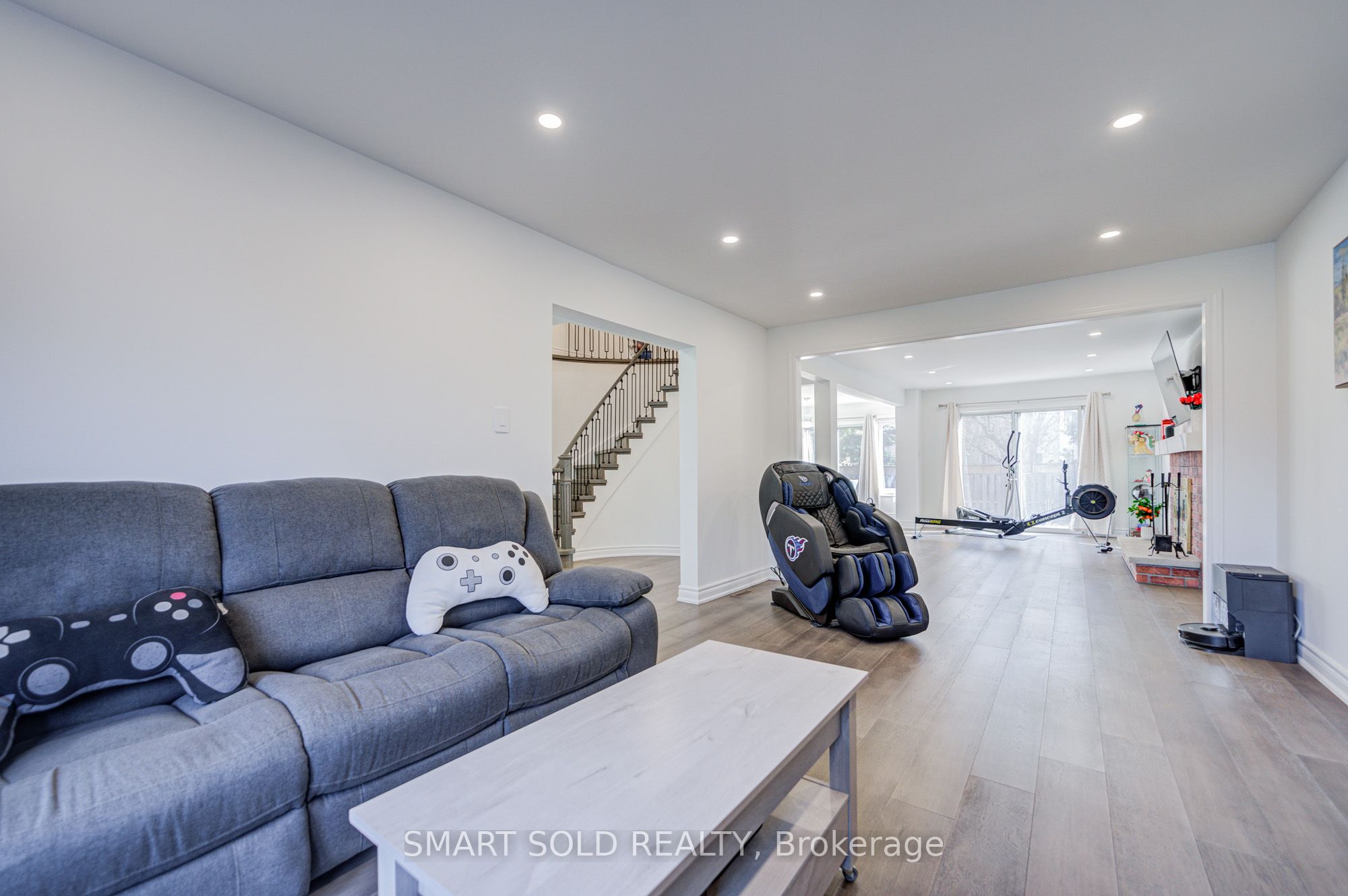 33 Love Crescent Property Photo 16