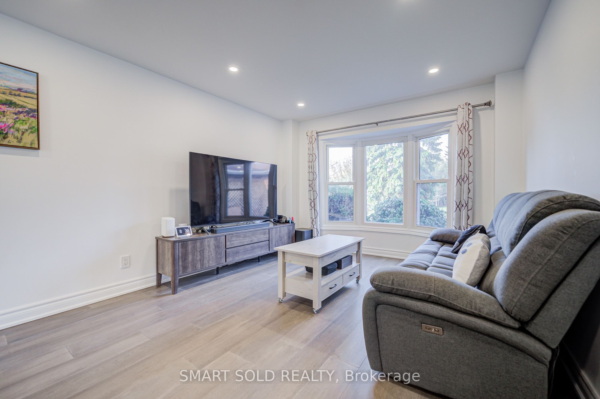 33 Love Crescent Property Photo 17