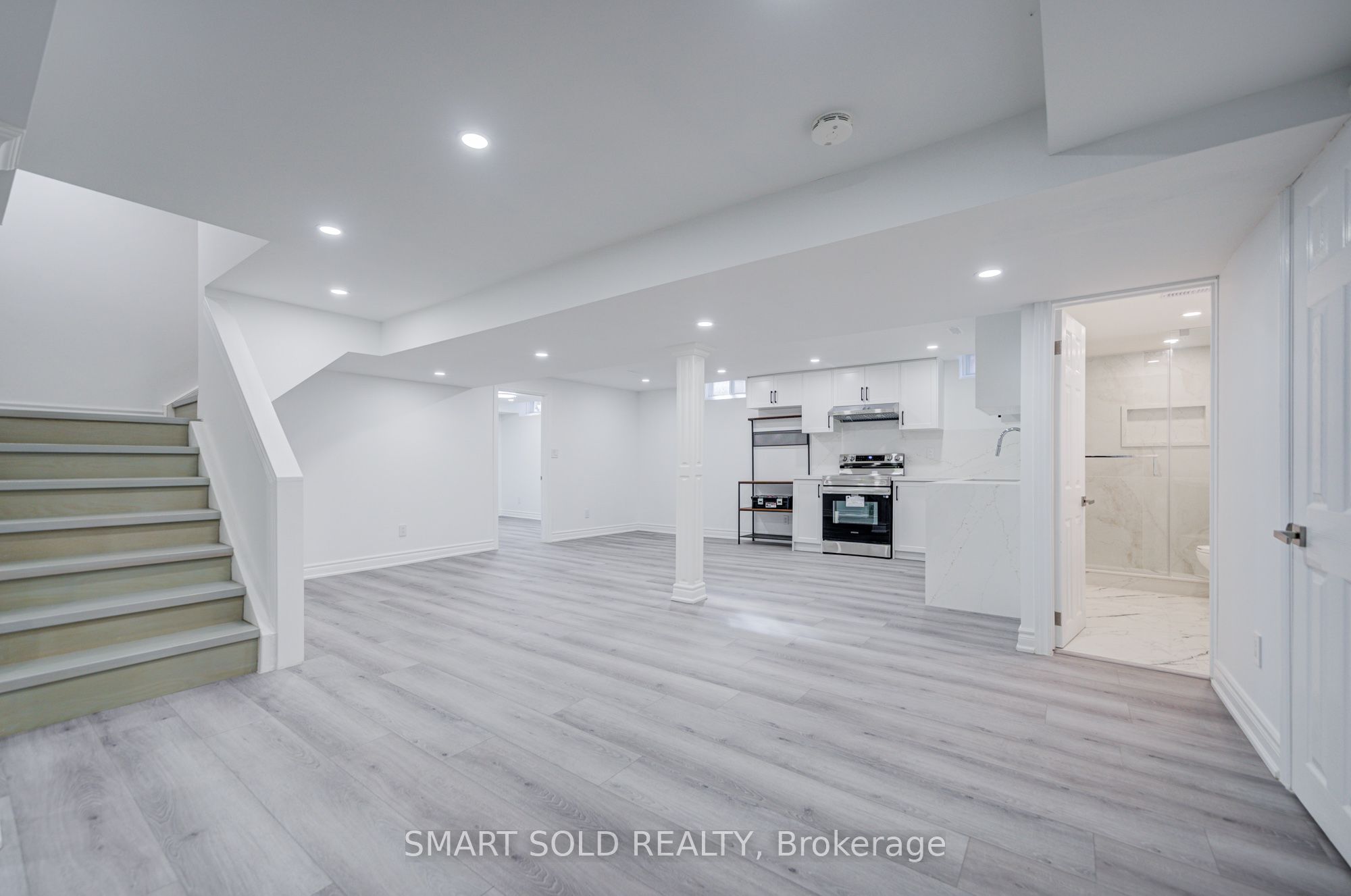33 Love Crescent Property Photo 37