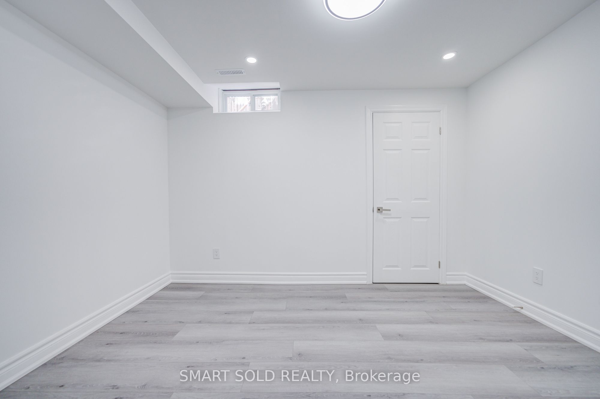 33 Love Crescent Property Photo 41