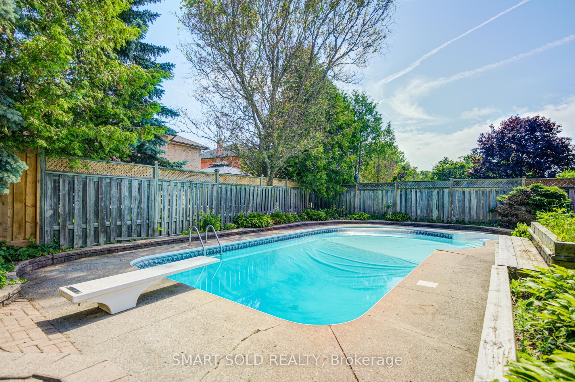33 Love Crescent Property Photo 45