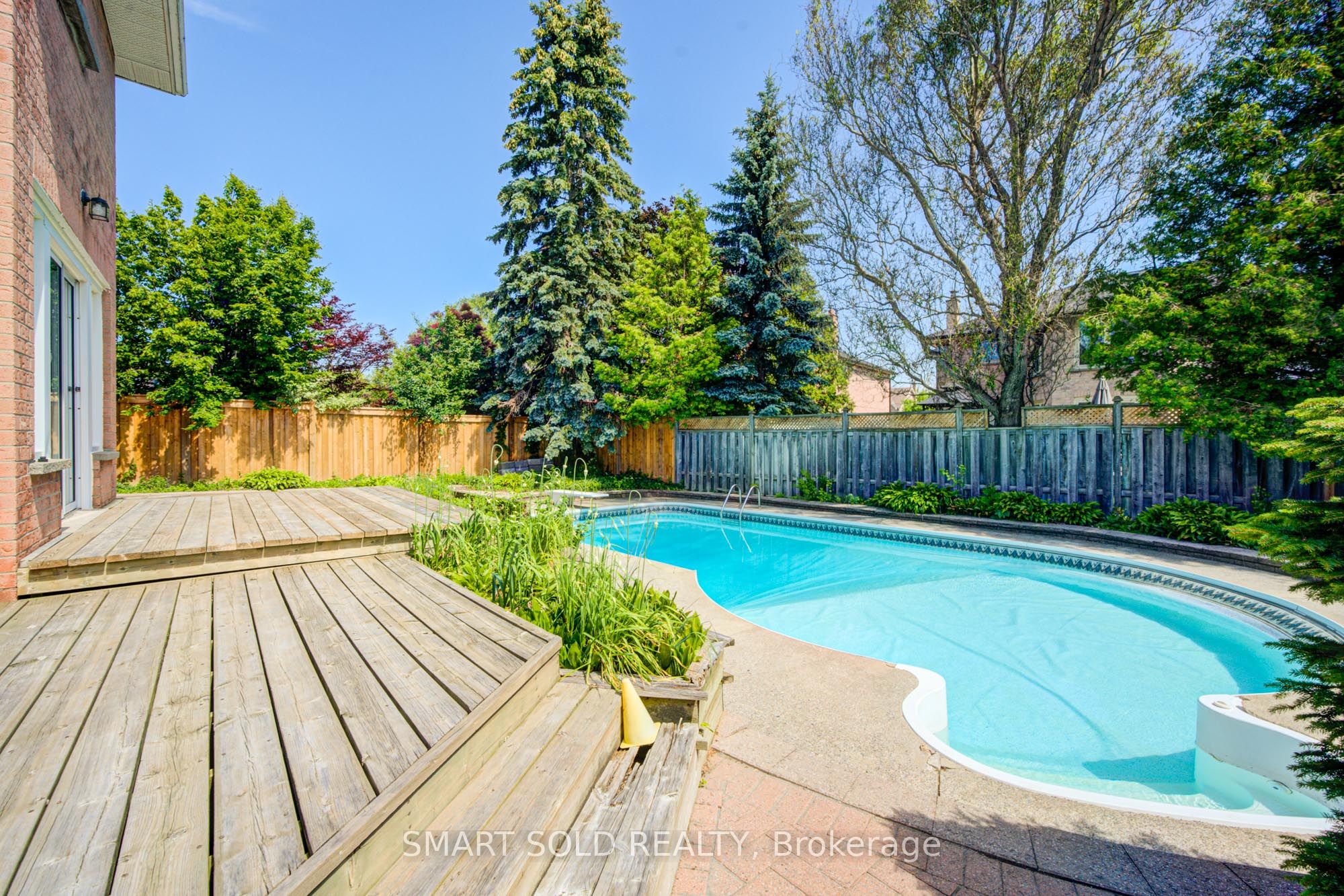33 Love Crescent Property Photo 49